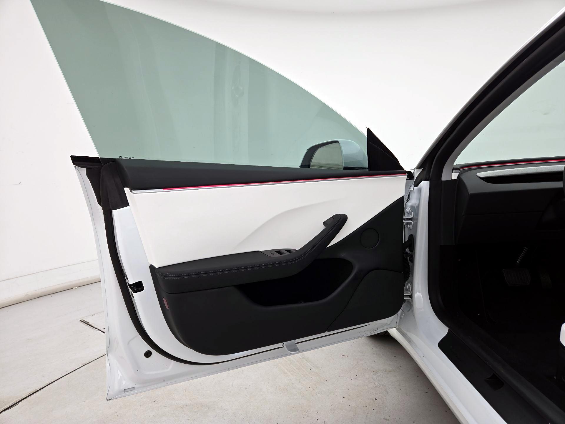 Thumbnail: 2024 Tesla Model 3 - 12