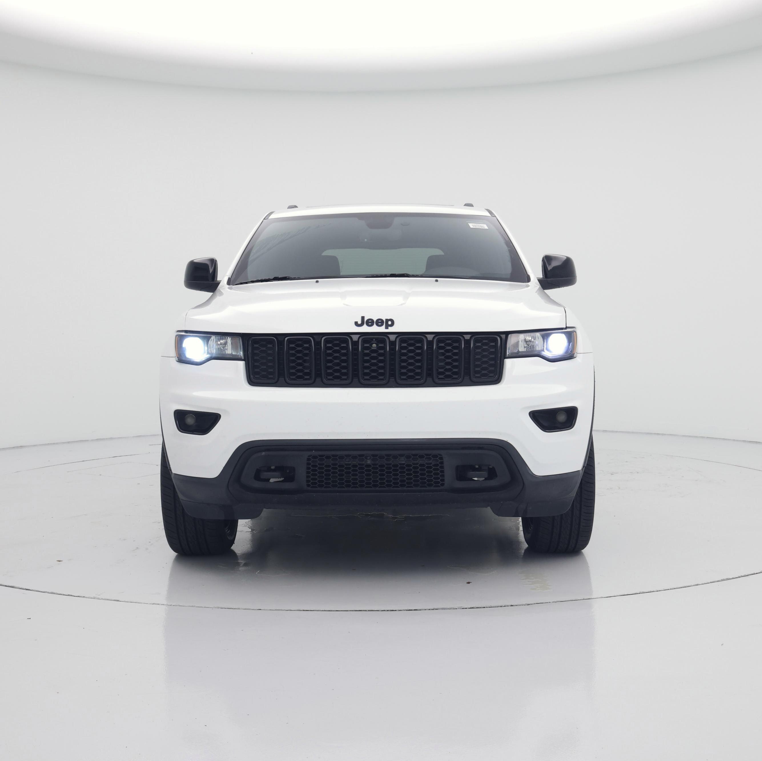 Thumbnail: 2018 Jeep Grand Cherokee - 5