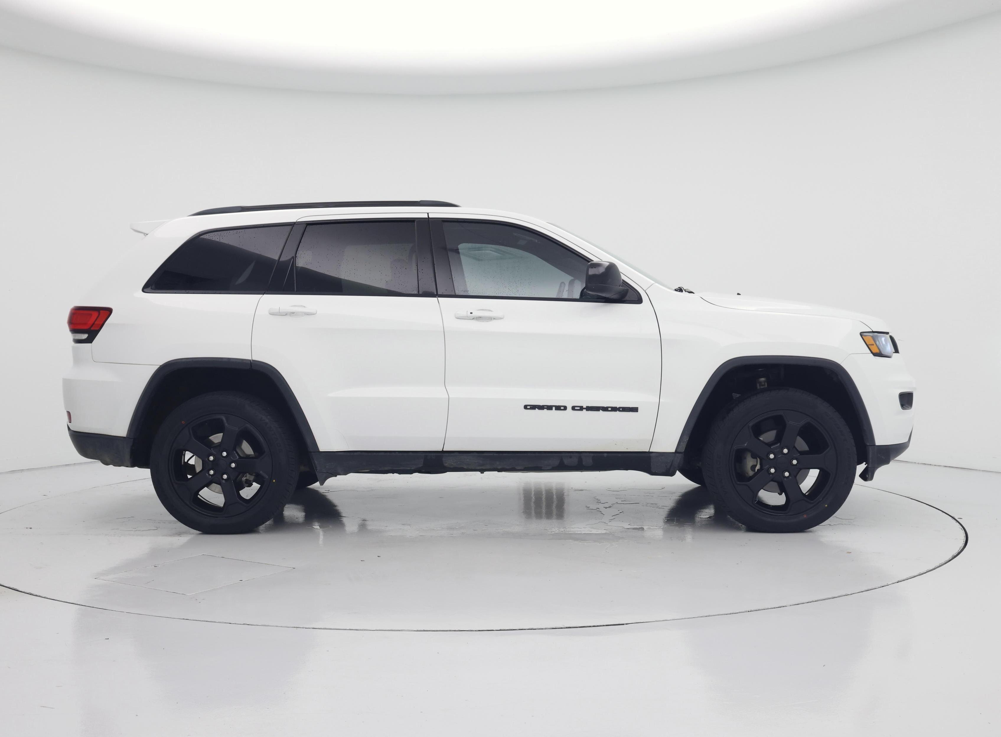 Thumbnail: 2018 Jeep Grand Cherokee - 7