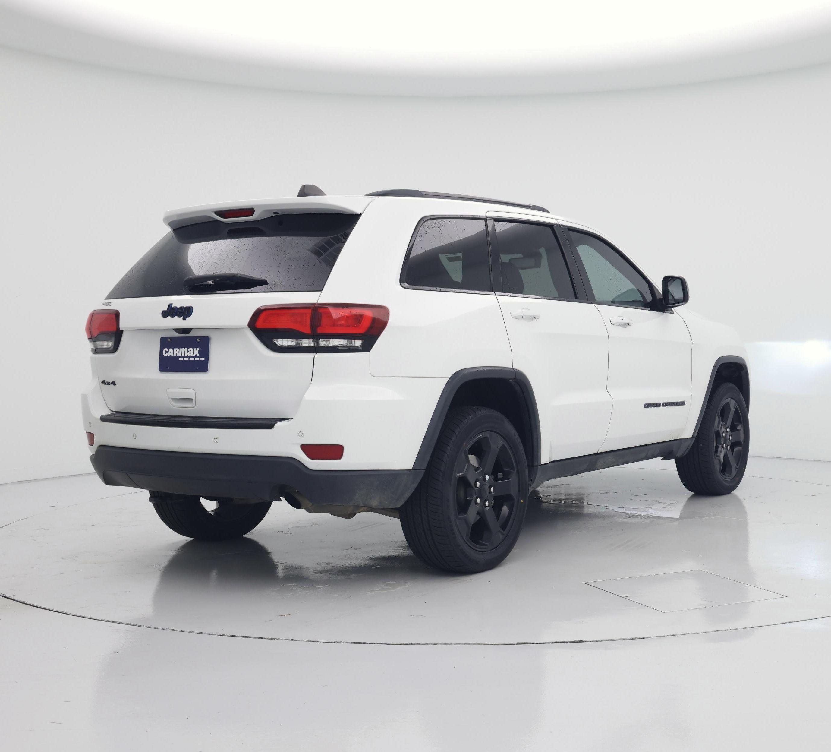 Thumbnail: 2018 Jeep Grand Cherokee - 8
