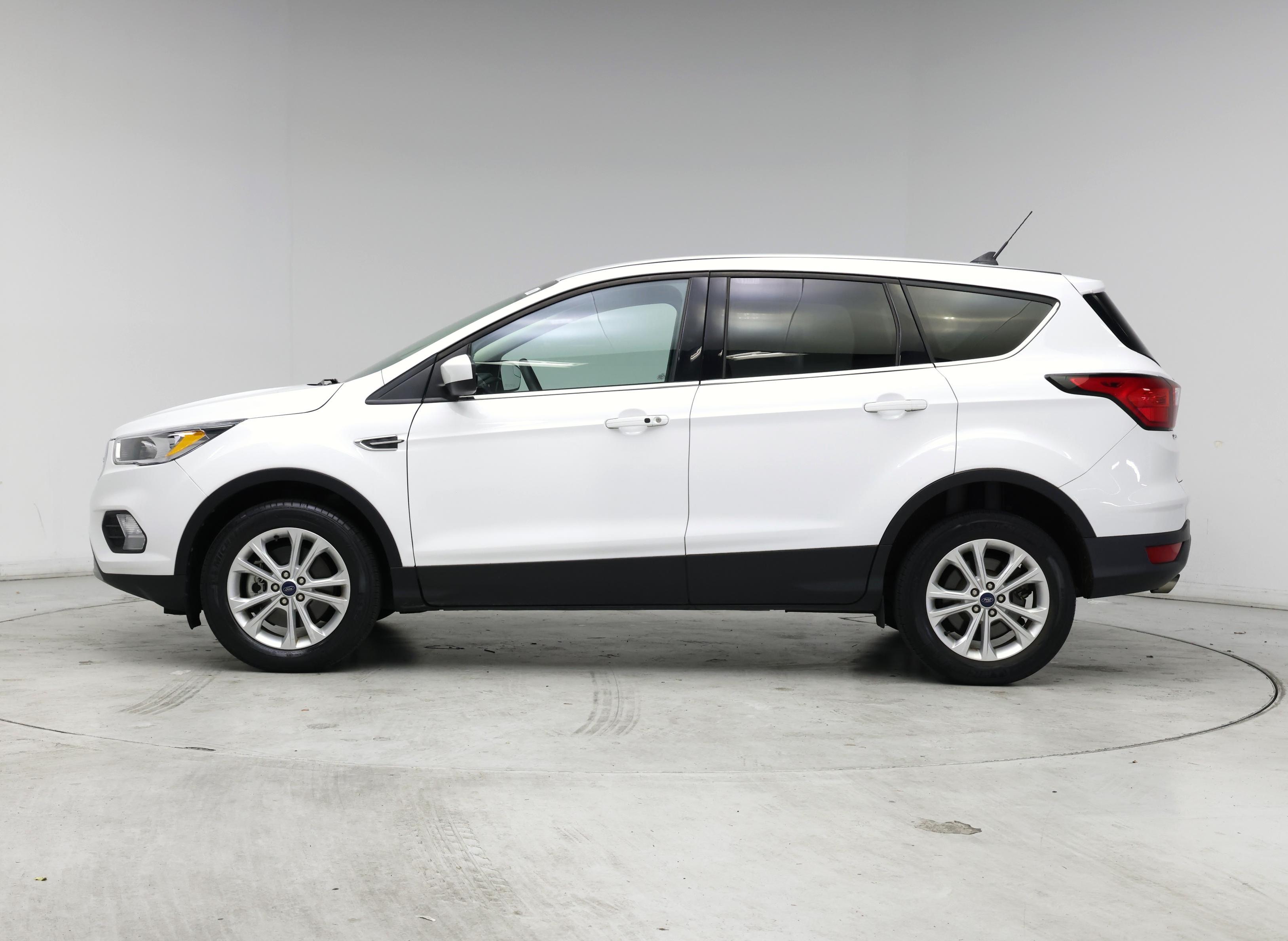 Thumbnail: 2019 Ford Escape - 3