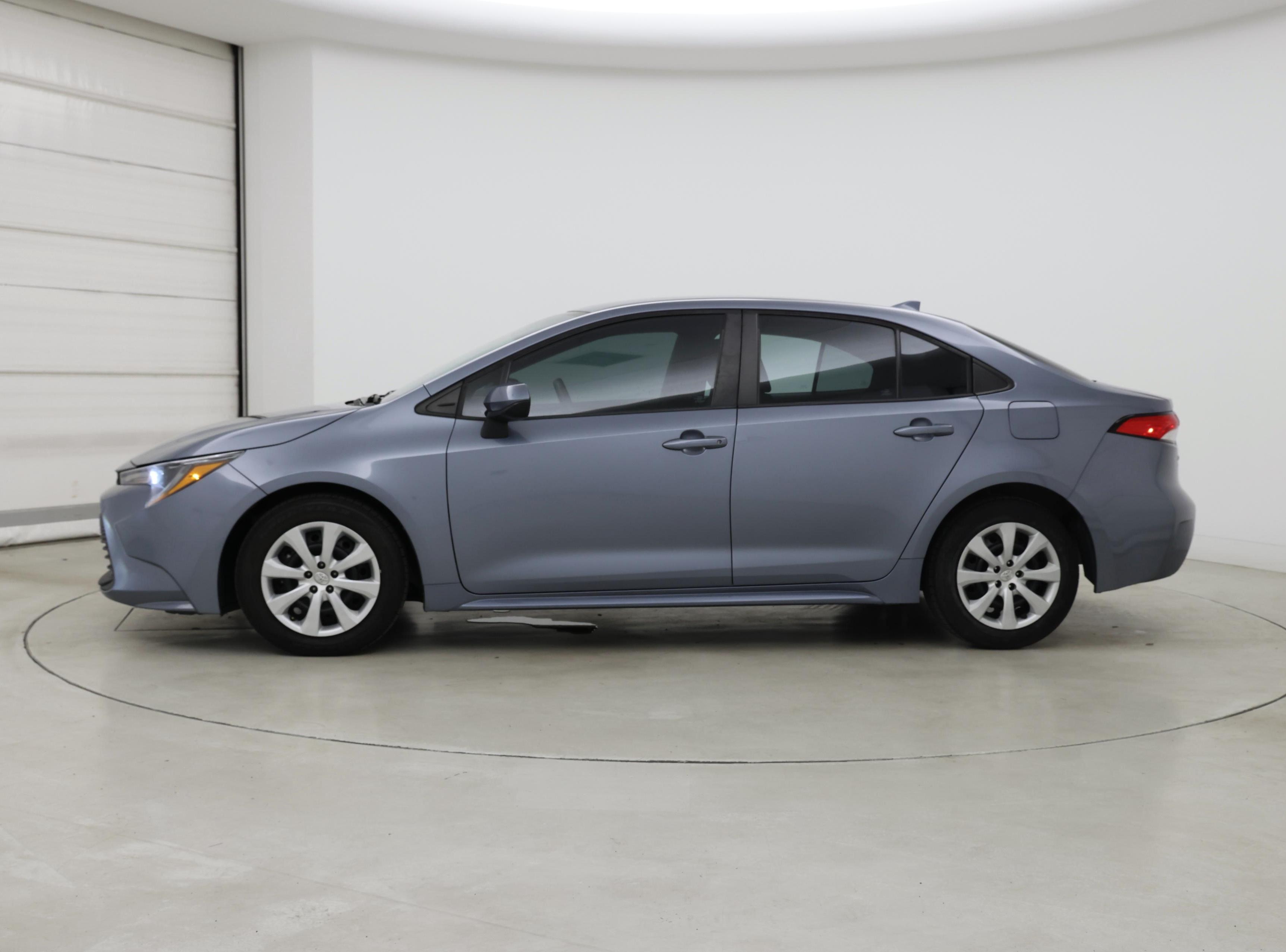 Thumbnail: 2023 Toyota Corolla - 3