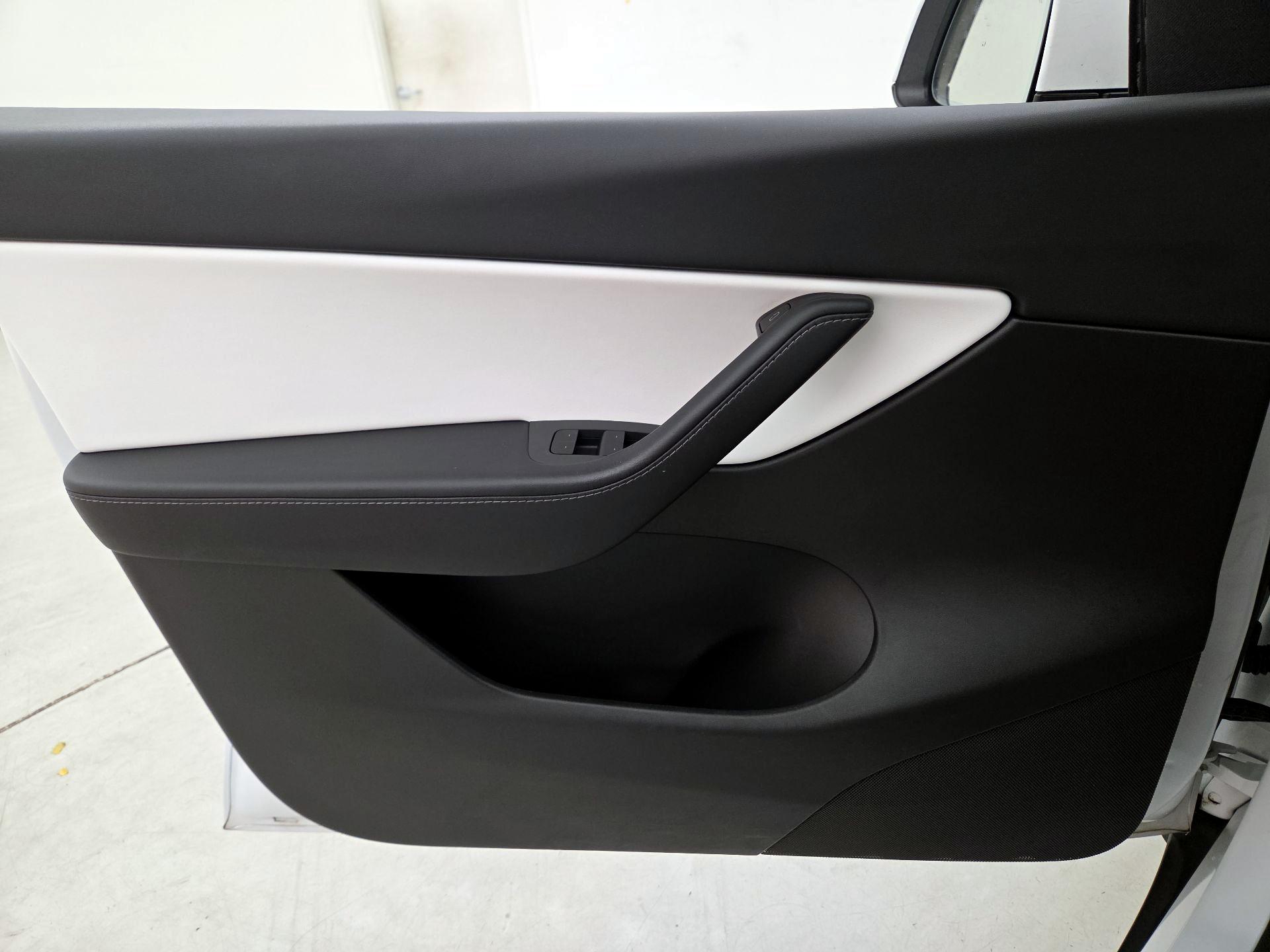 Thumbnail: 2021 Tesla Model Y - 12