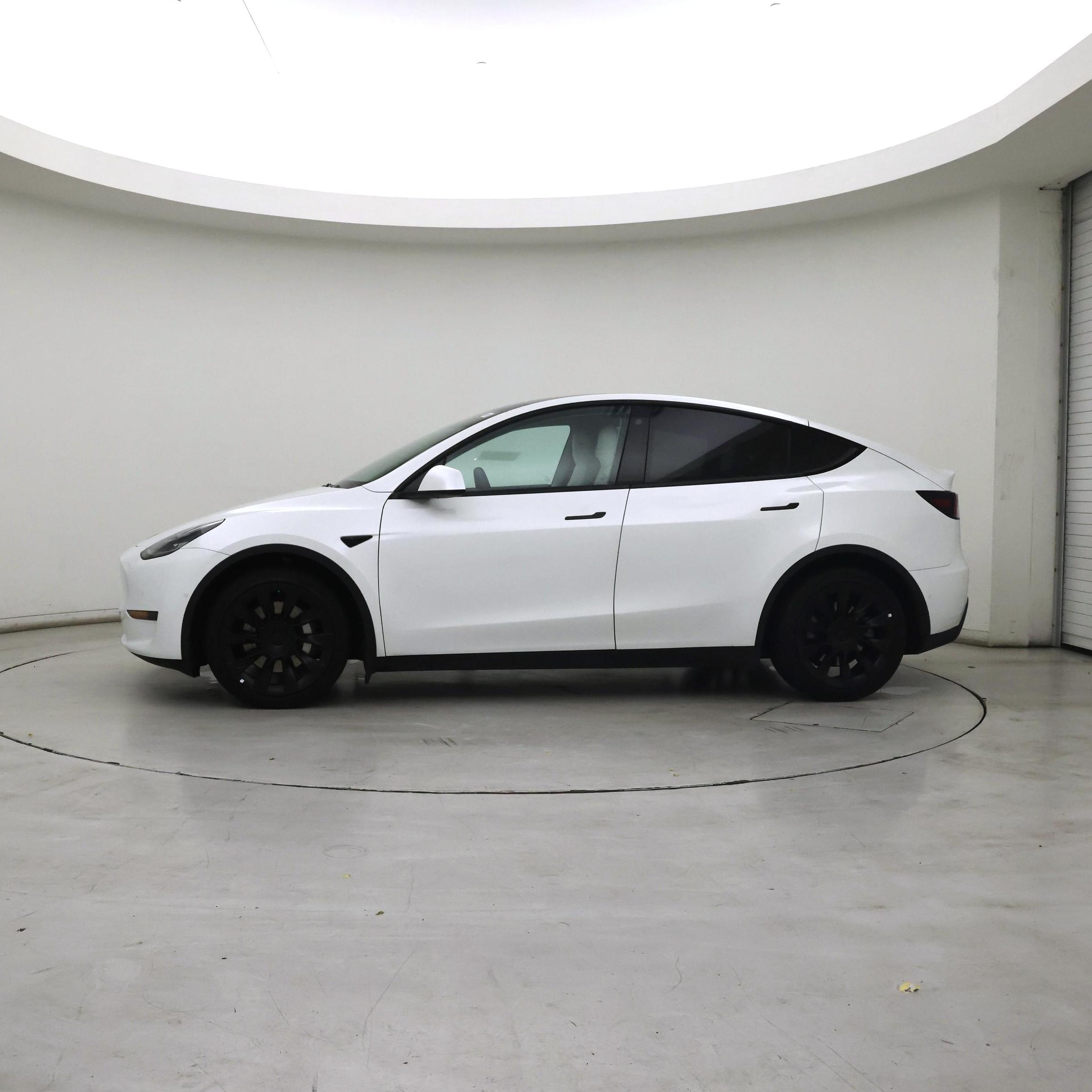 Thumbnail: 2021 Tesla Model Y - 3