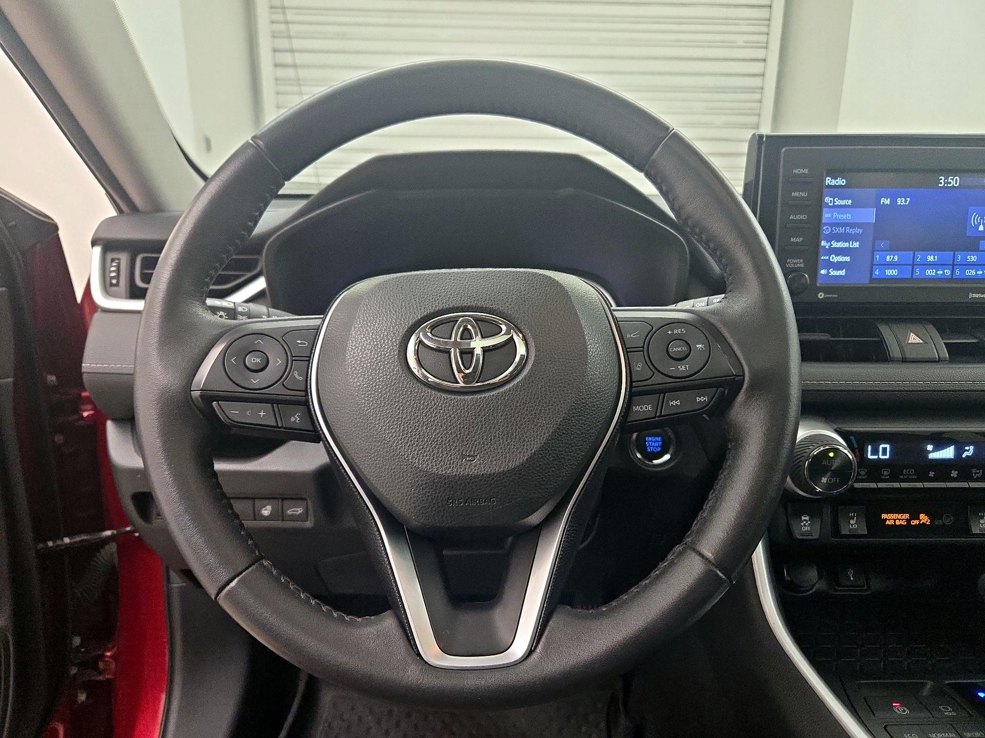Thumbnail: 2020 Toyota RAV4 - 10