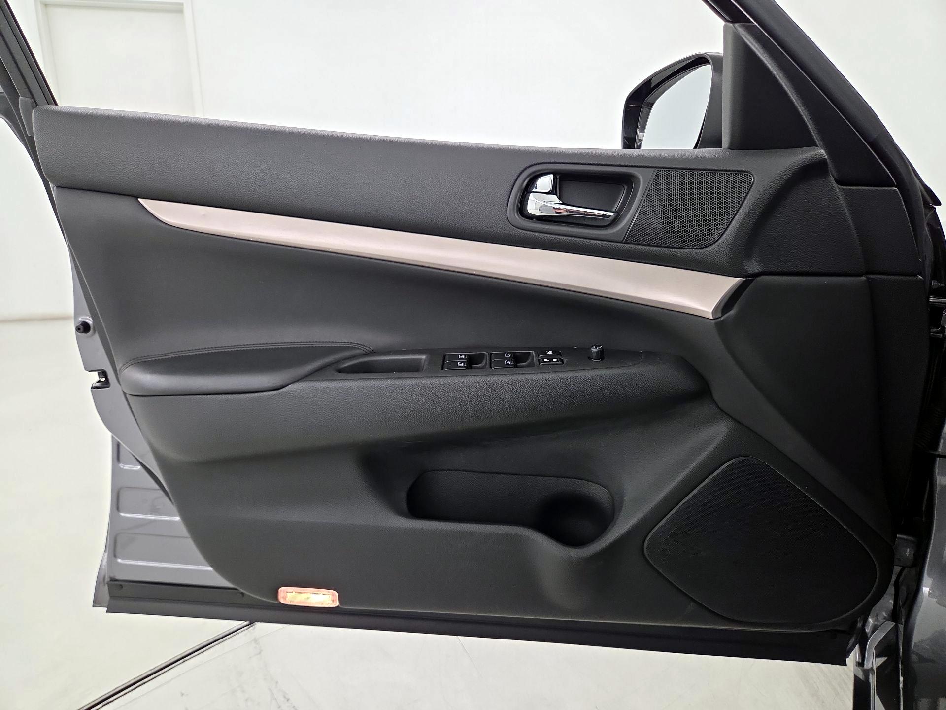 Thumbnail: 2015 INFINITI  - 12