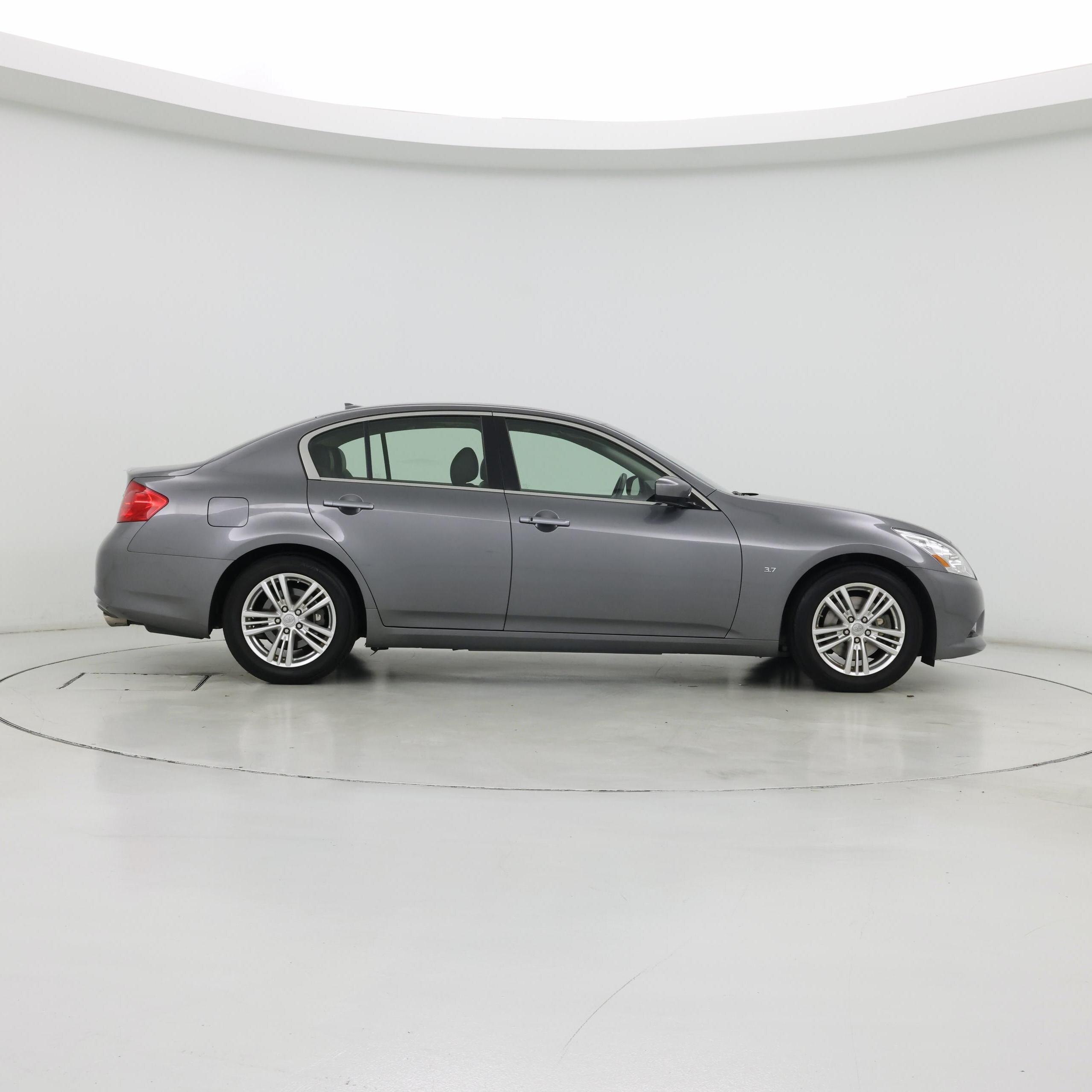 Thumbnail: 2015 INFINITI  - 7