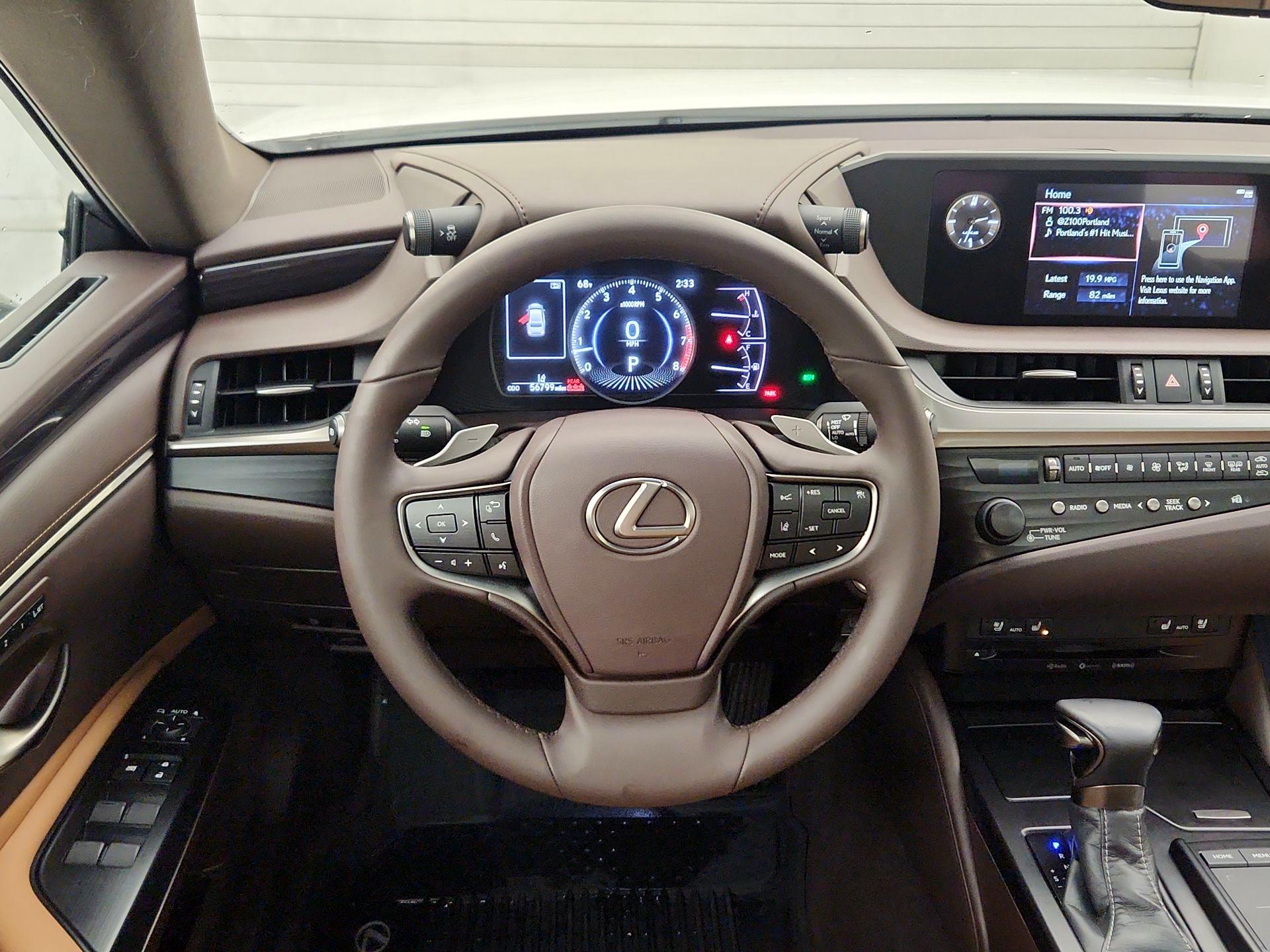 Thumbnail: 2020 Lexus ES - 10
