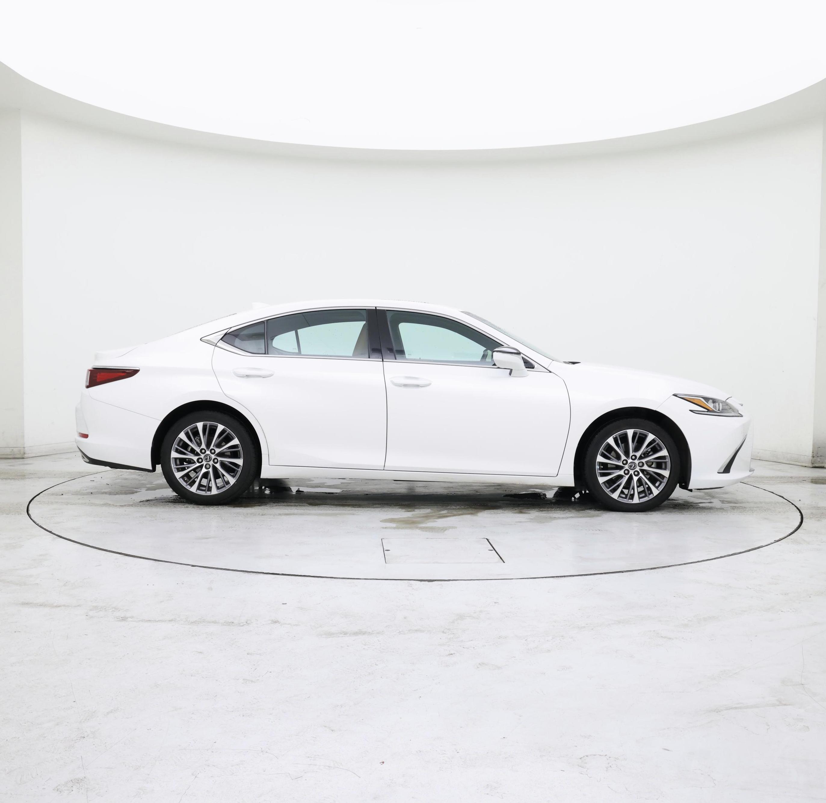 Thumbnail: 2020 Lexus ES - 7