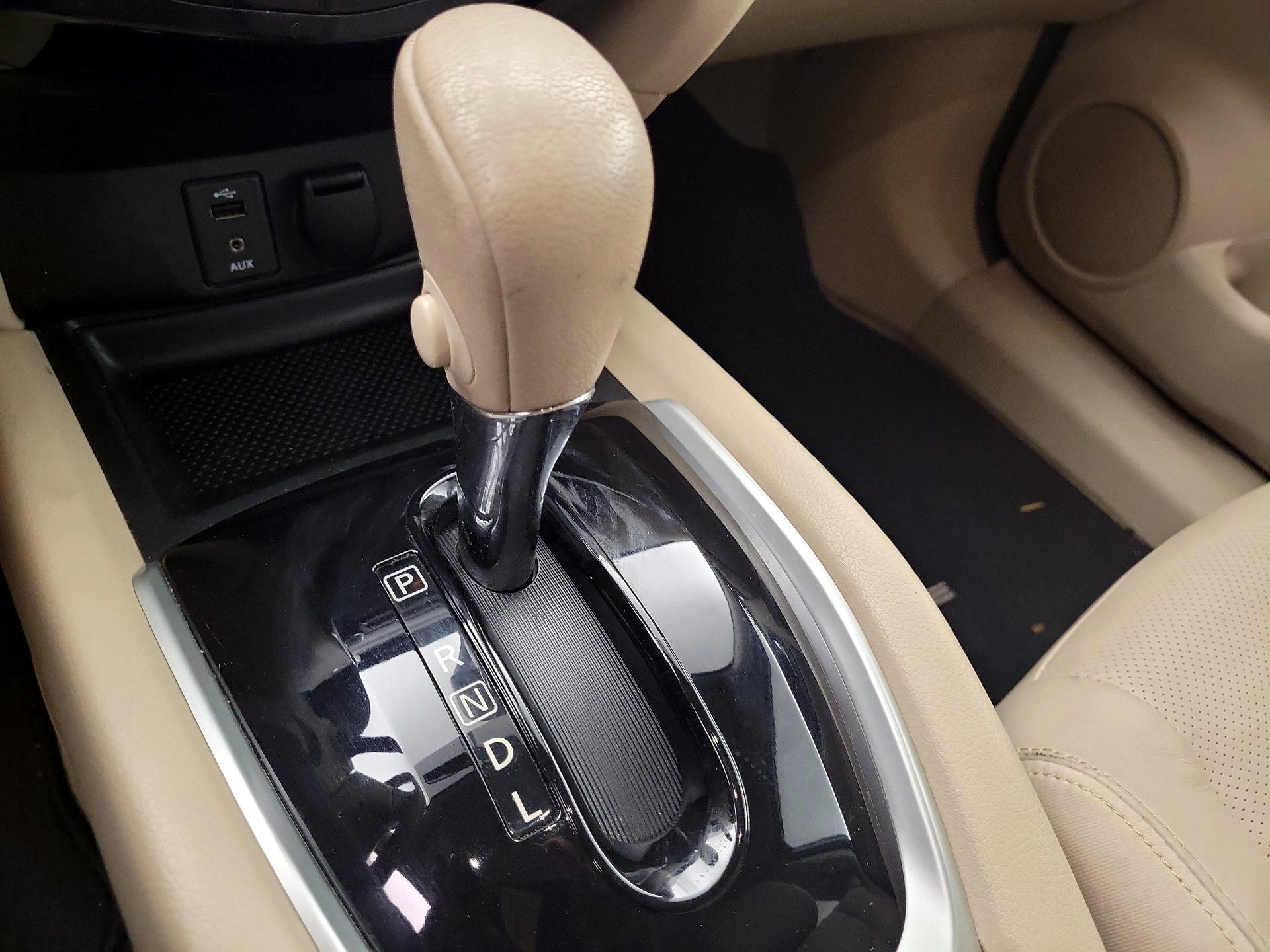 Thumbnail: 2015 Nissan Rogue - 18