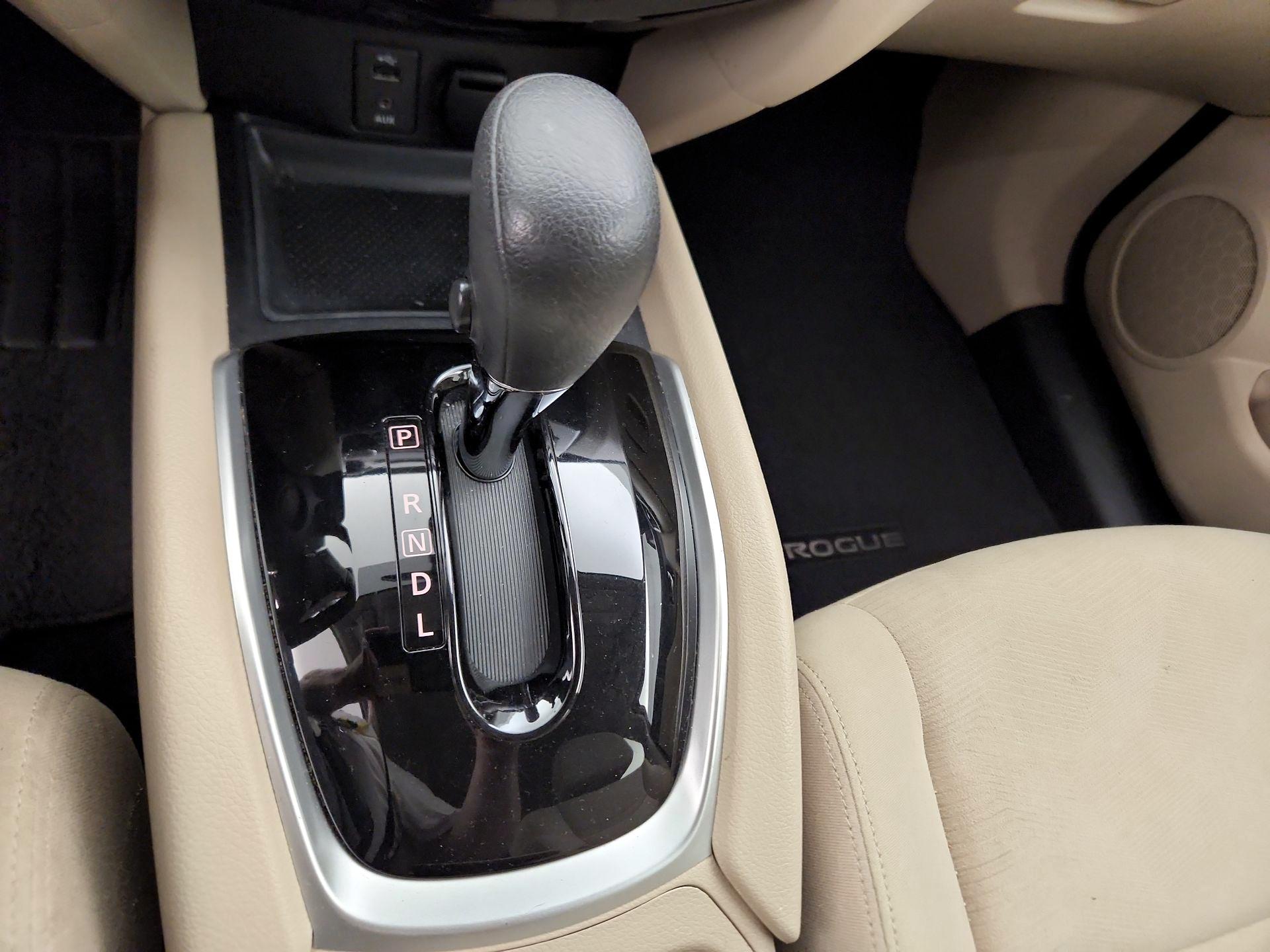 Thumbnail: 2016 Nissan Rogue - 18