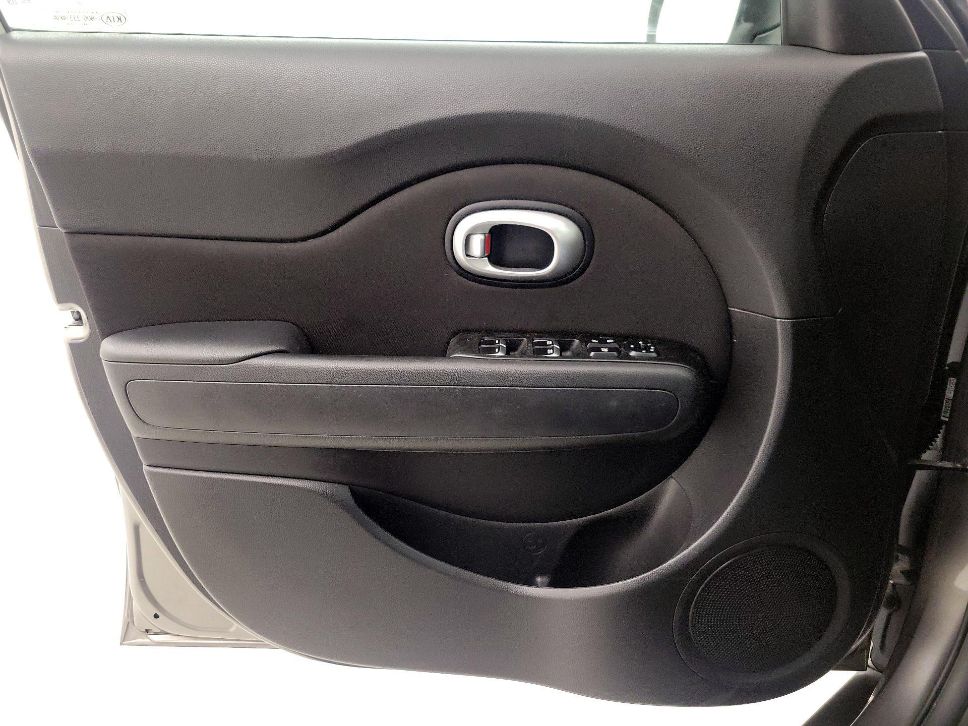 Thumbnail: 2018 Kia Soul - 12