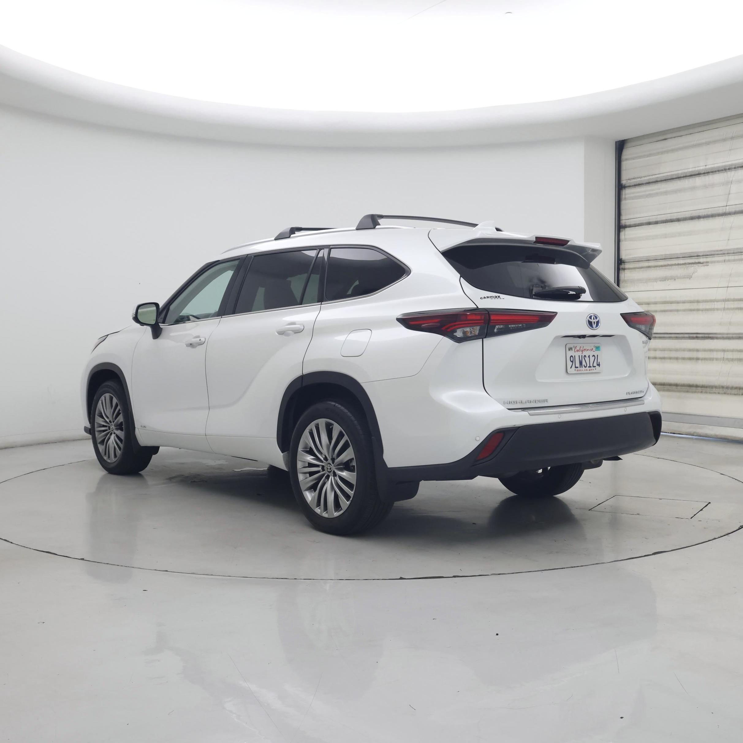 Thumbnail: 2024 Toyota Highlander - 2
