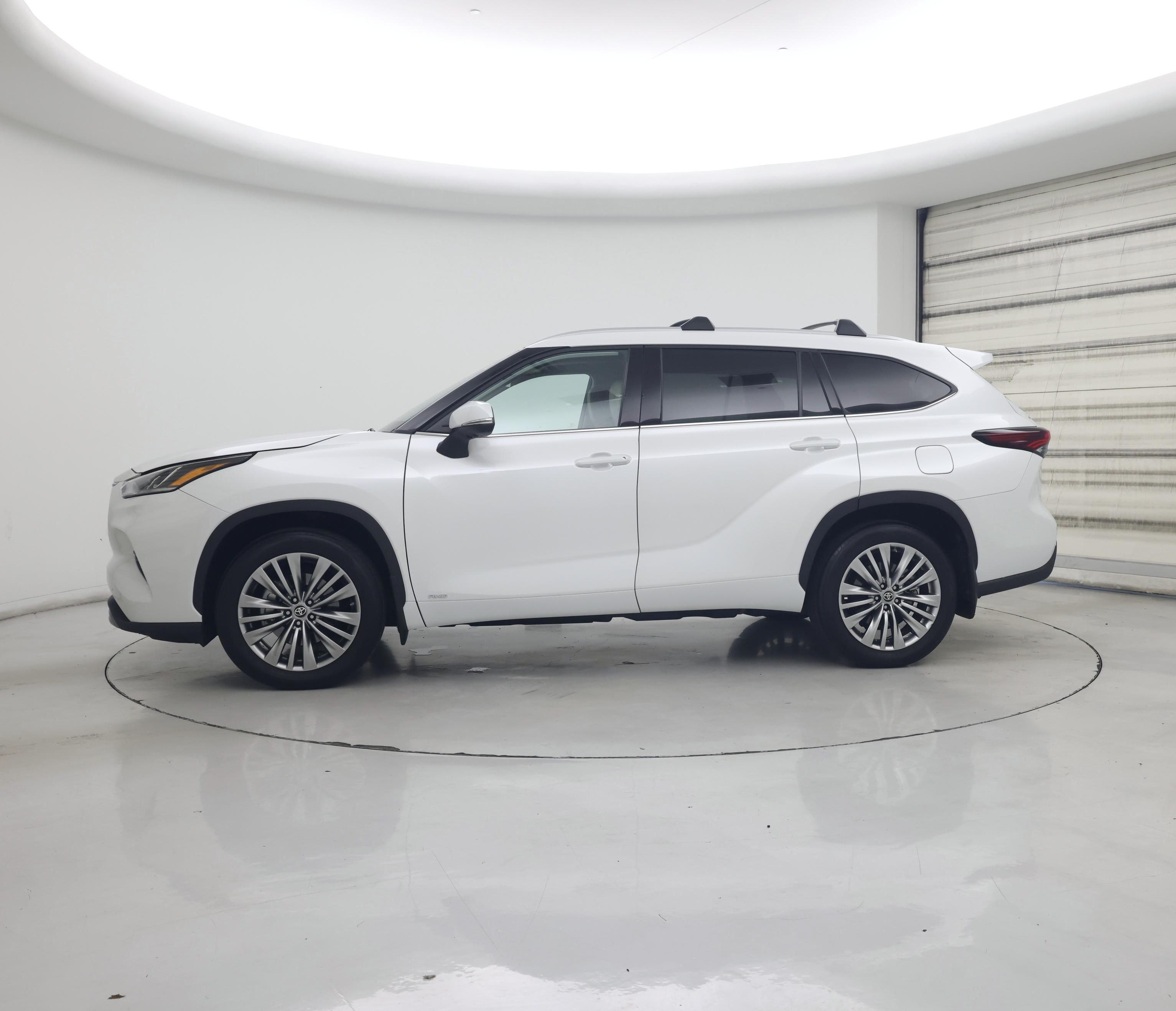 Thumbnail: 2024 Toyota Highlander - 3