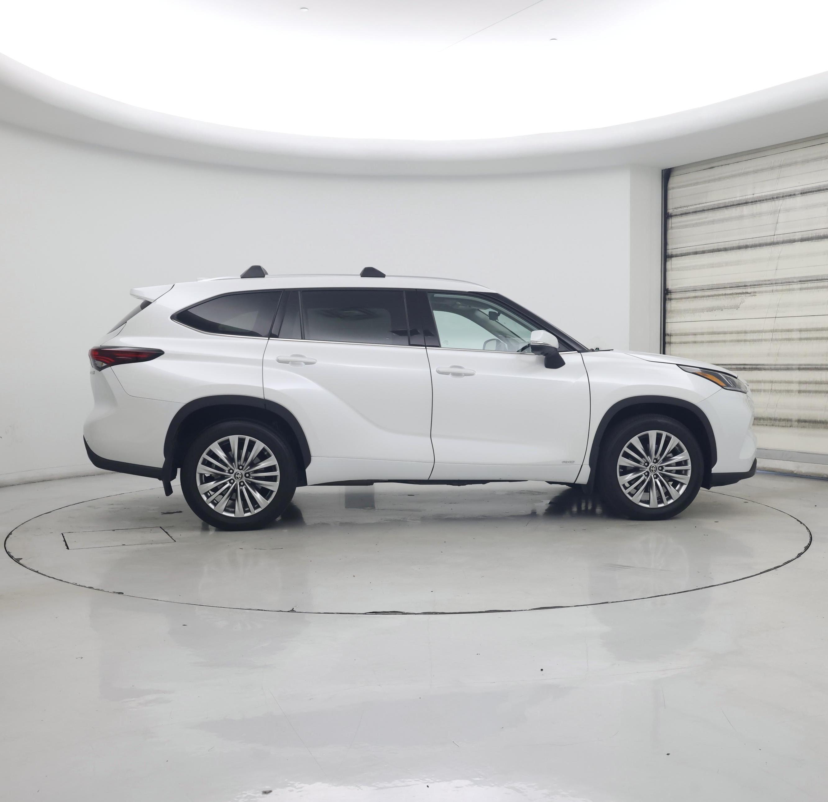 Thumbnail: 2024 Toyota Highlander - 7