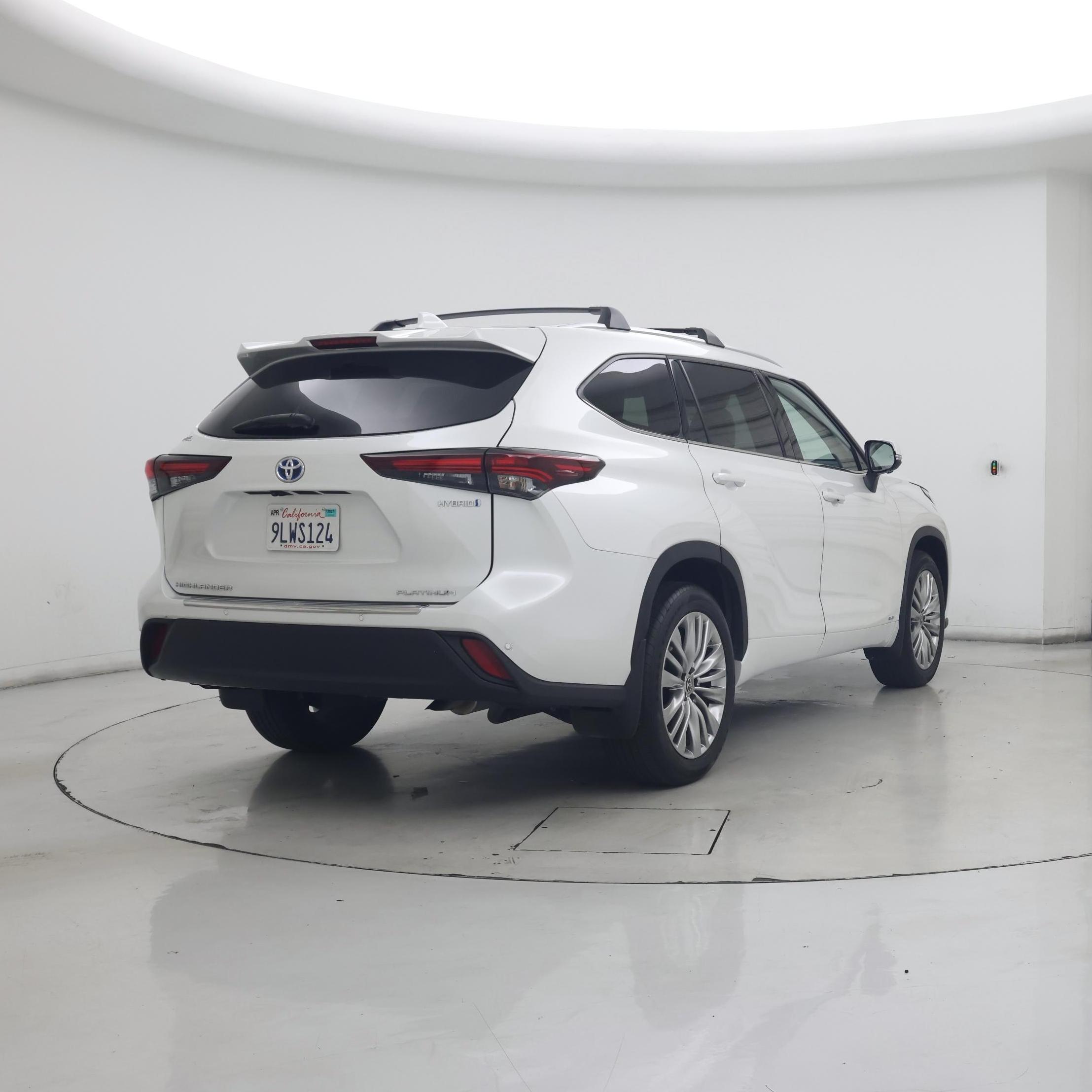 Thumbnail: 2024 Toyota Highlander - 8