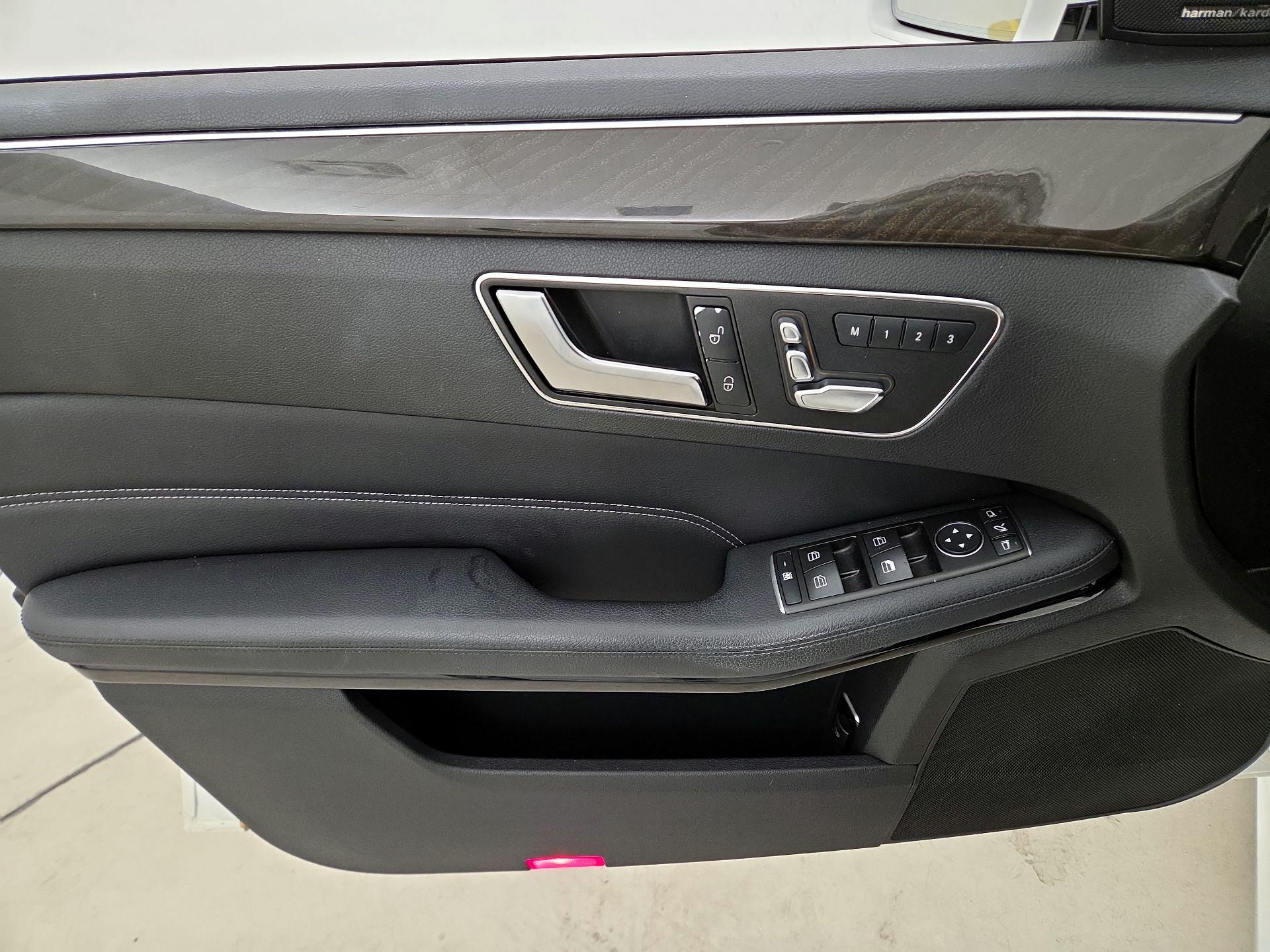 Thumbnail: 2016 Mercedes-Benz E-Class - 12