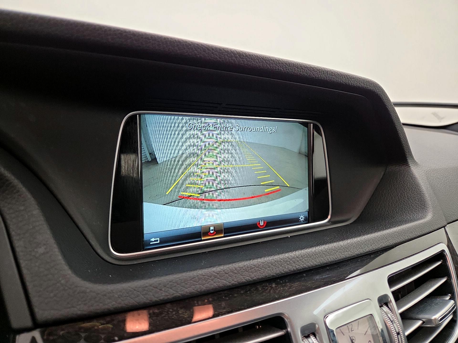 Thumbnail: 2016 Mercedes-Benz E-Class - 15