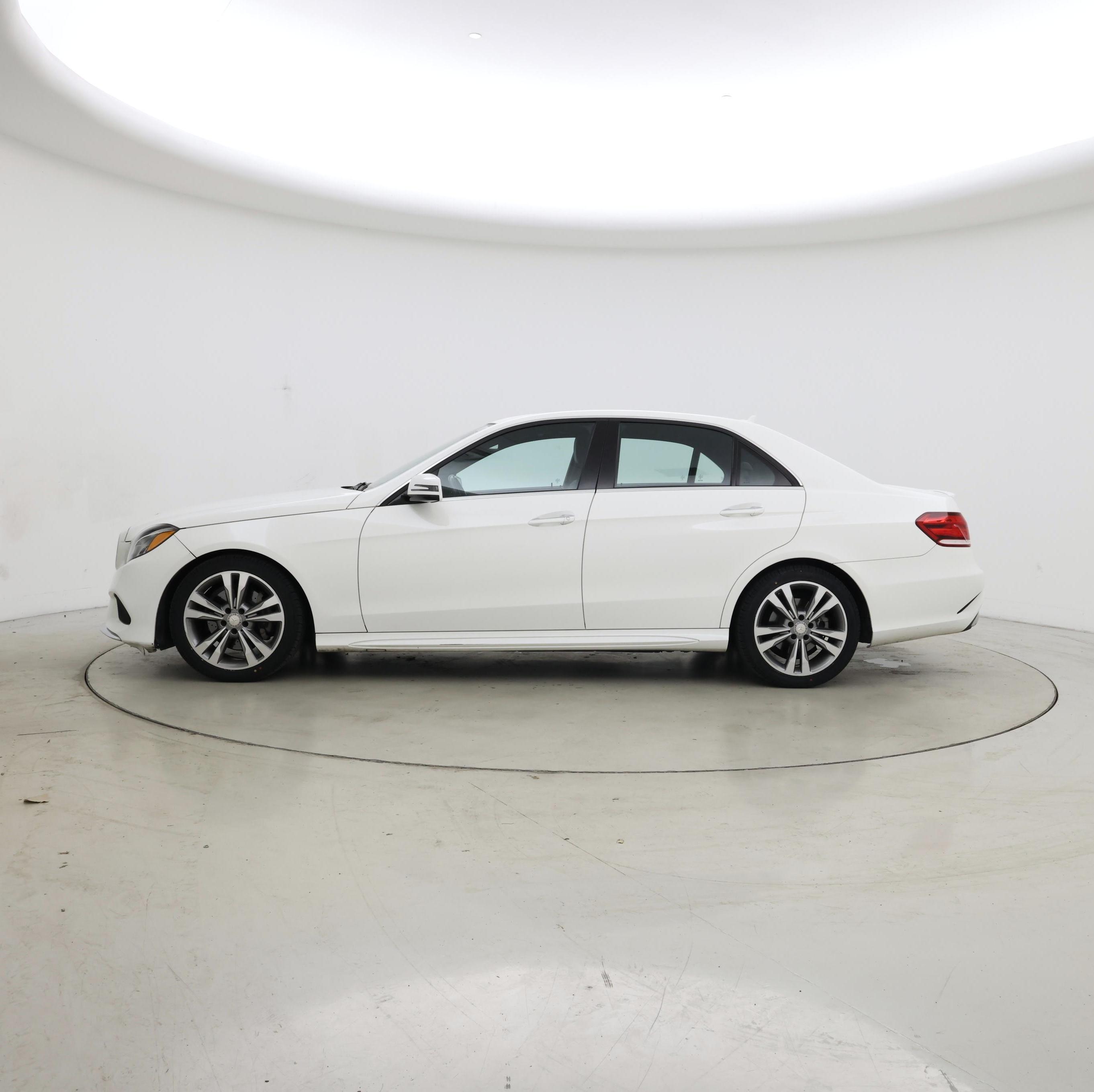 Thumbnail: 2016 Mercedes-Benz E-Class - 3
