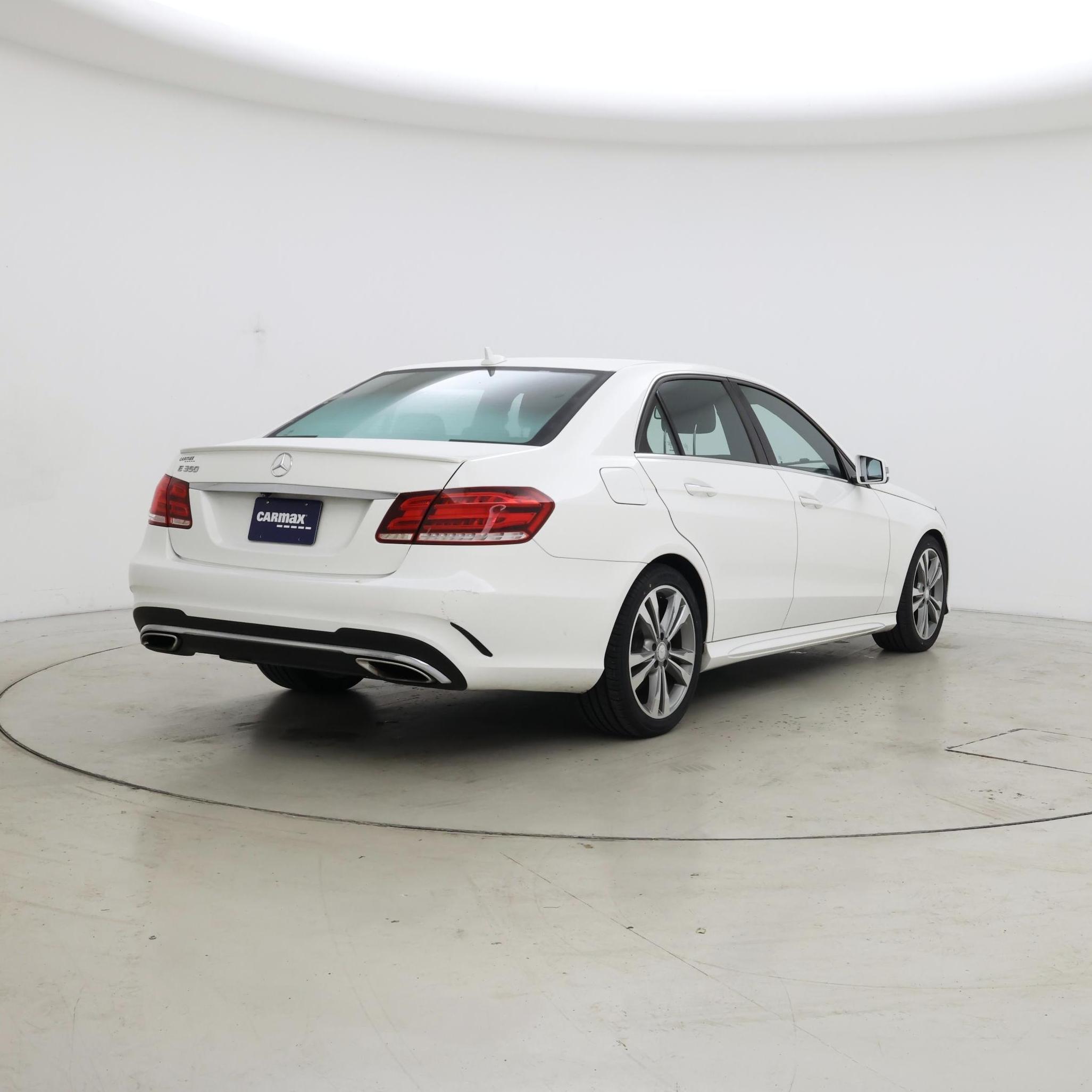 Thumbnail: 2016 Mercedes-Benz E-Class - 8