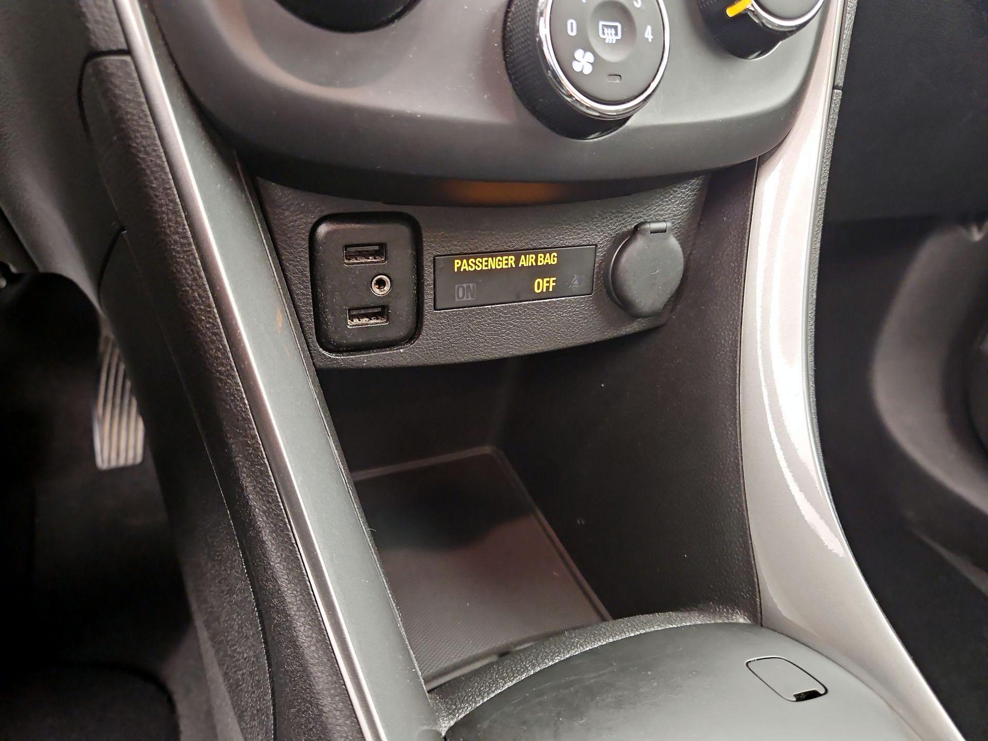Thumbnail: 2017 Chevrolet Trax - 18