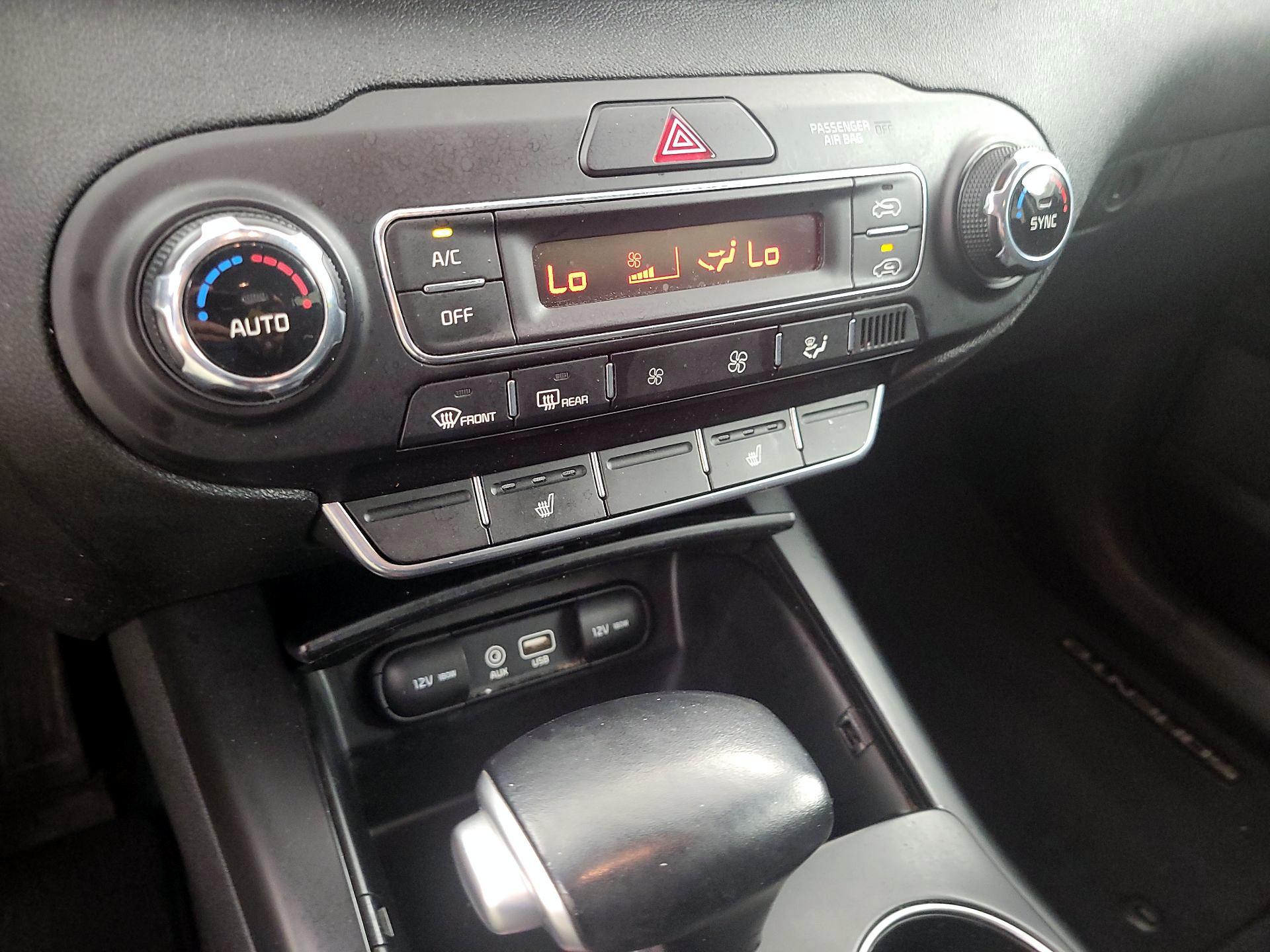 Thumbnail: 2020 Kia Sorento - 16