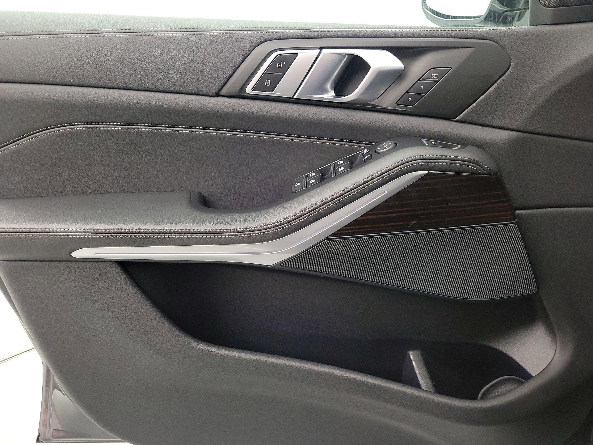 Thumbnail: 2021 BMW X5 - 12
