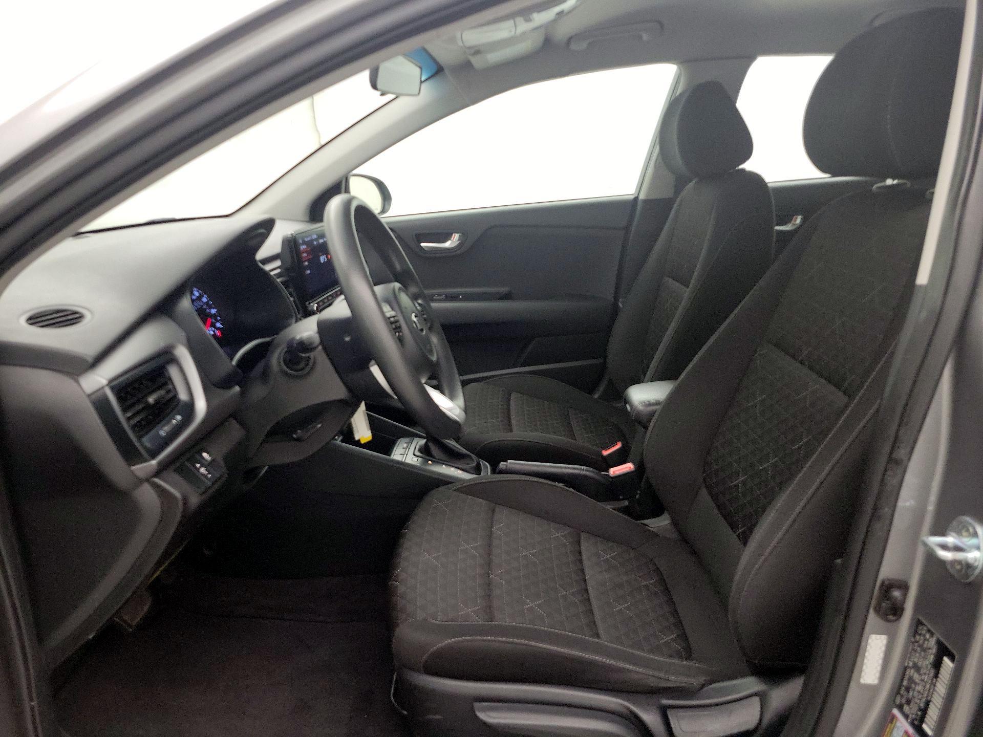 Thumbnail: 2021 Kia Rio - 11