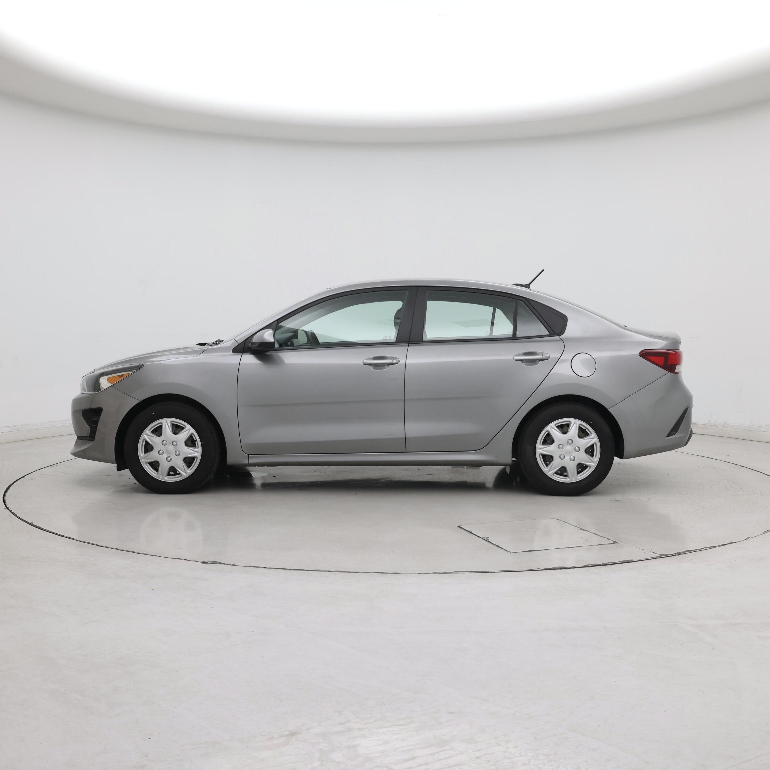 Thumbnail: 2021 Kia Rio - 3