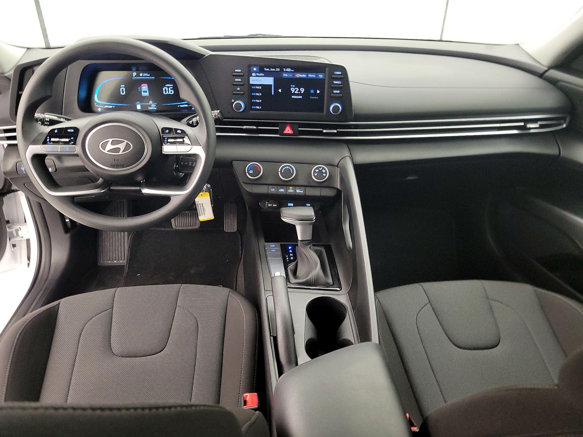 Thumbnail: 2025 Hyundai Elantra - 9