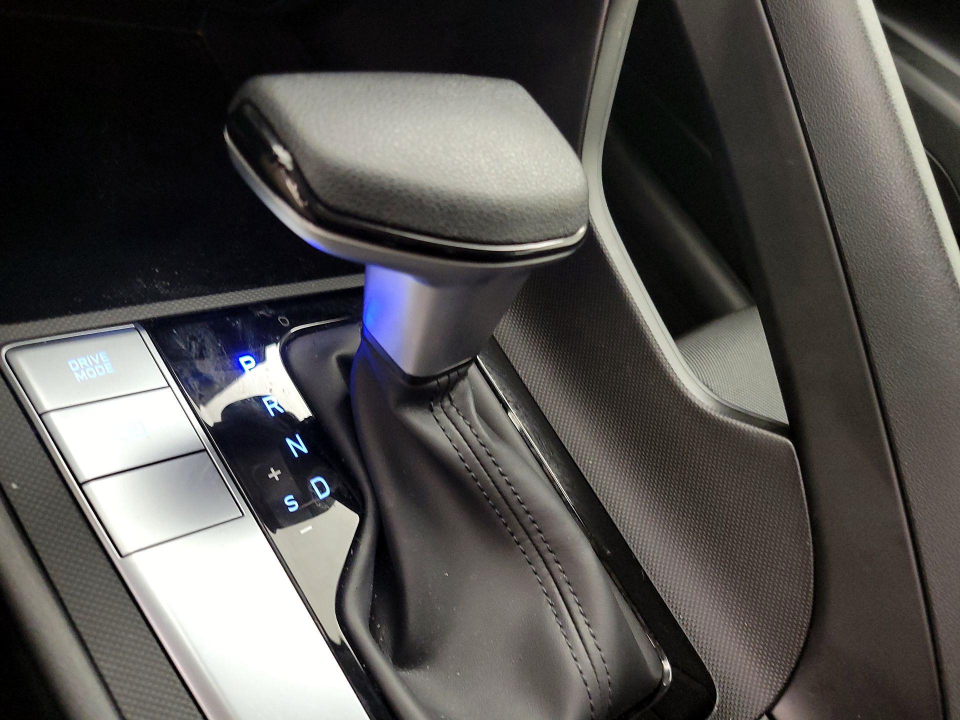 Thumbnail: 2025 Hyundai Elantra - 17