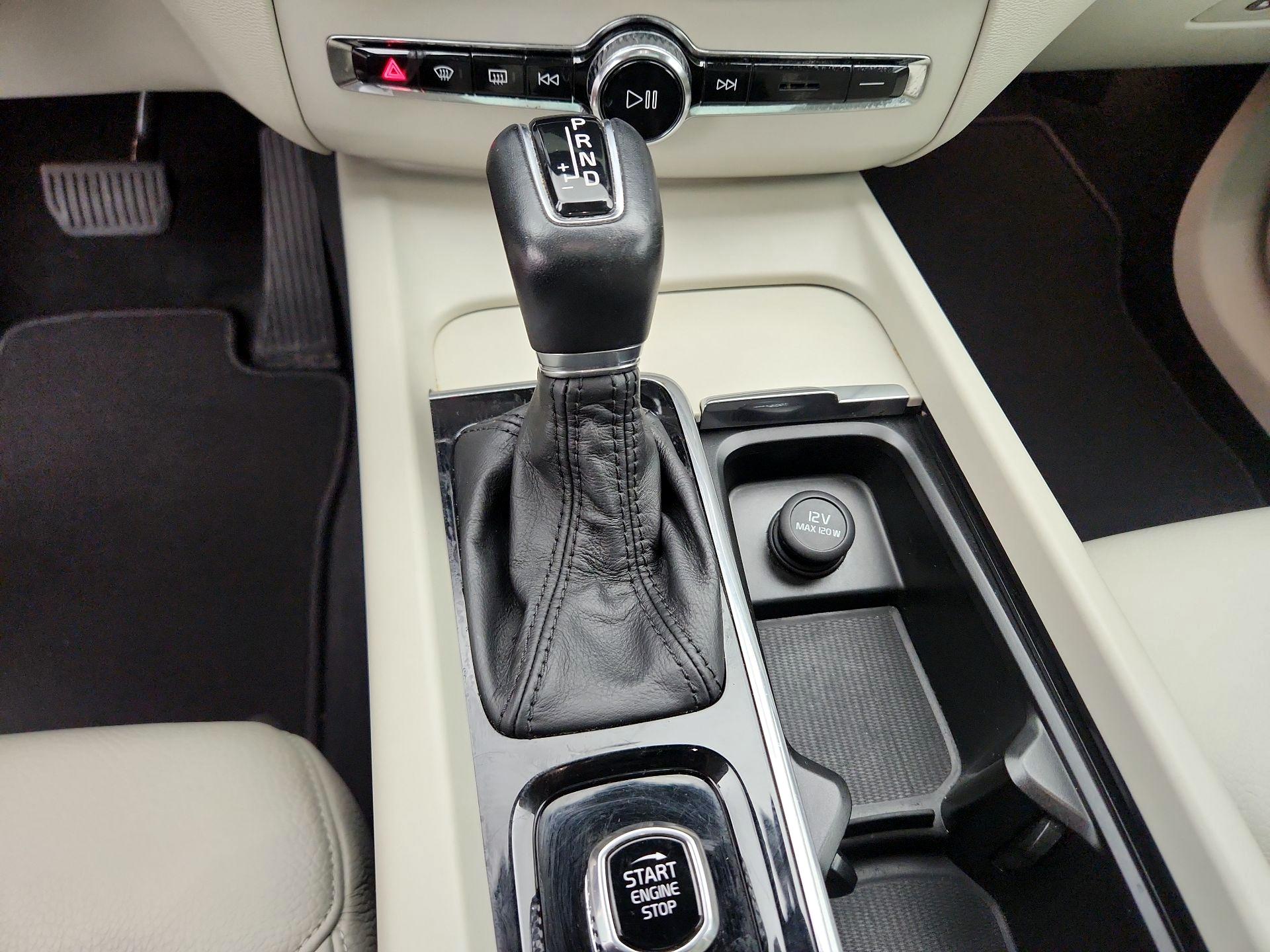Thumbnail: 2020 Volvo XC60 - 17