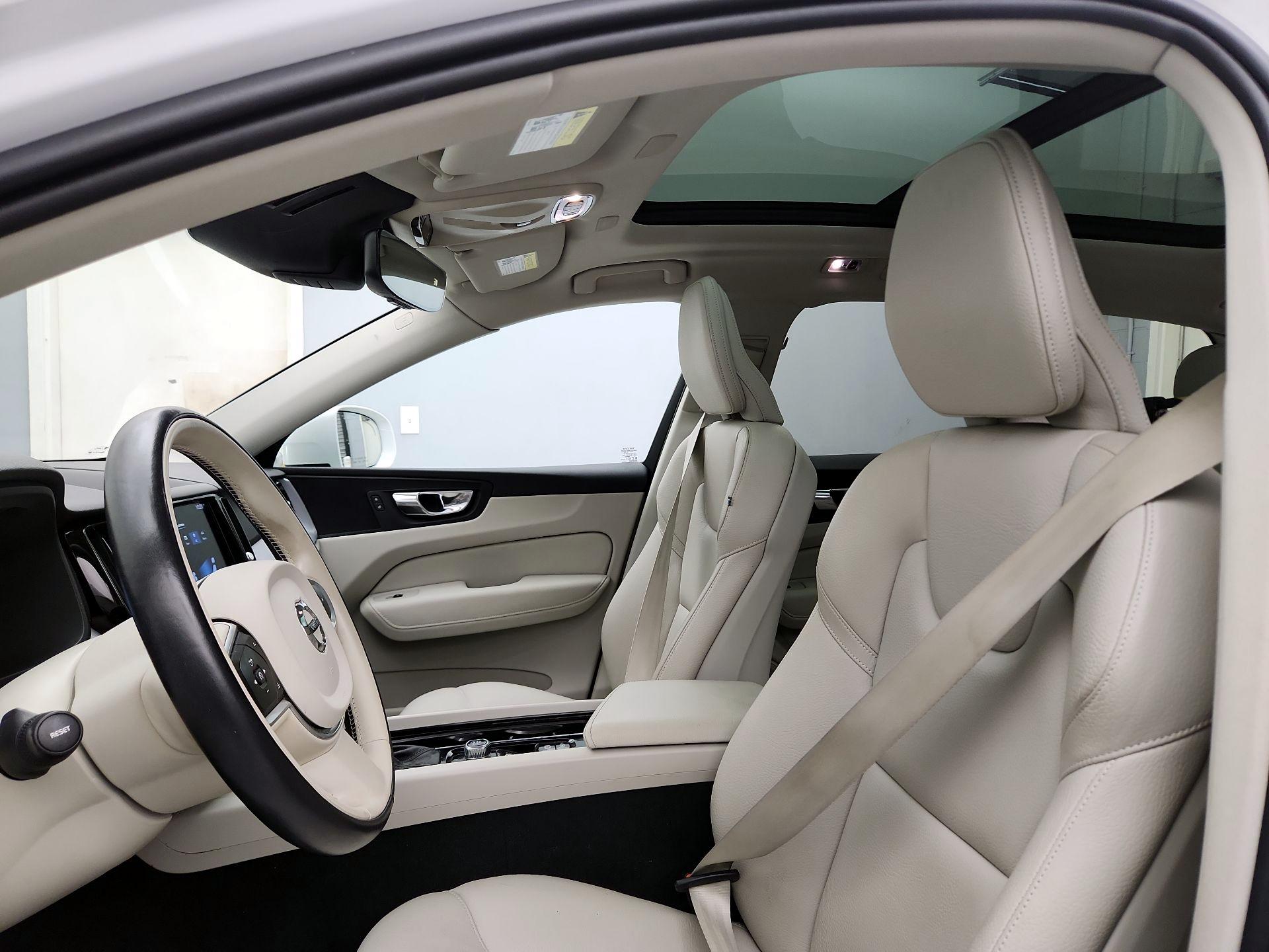 Thumbnail: 2020 Volvo XC60 - 18