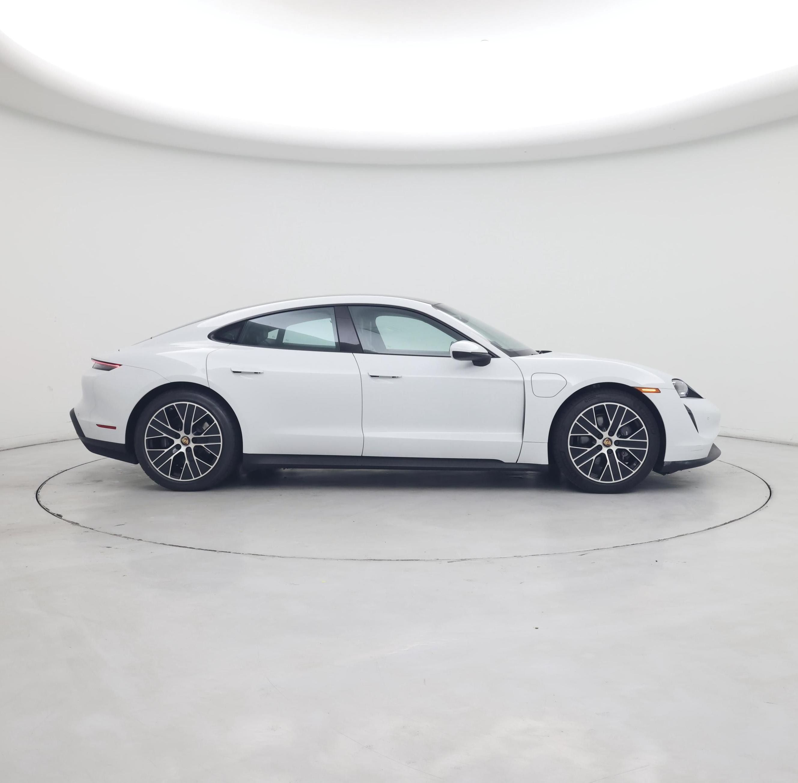 Thumbnail: 2021 Porsche Taycan - 7