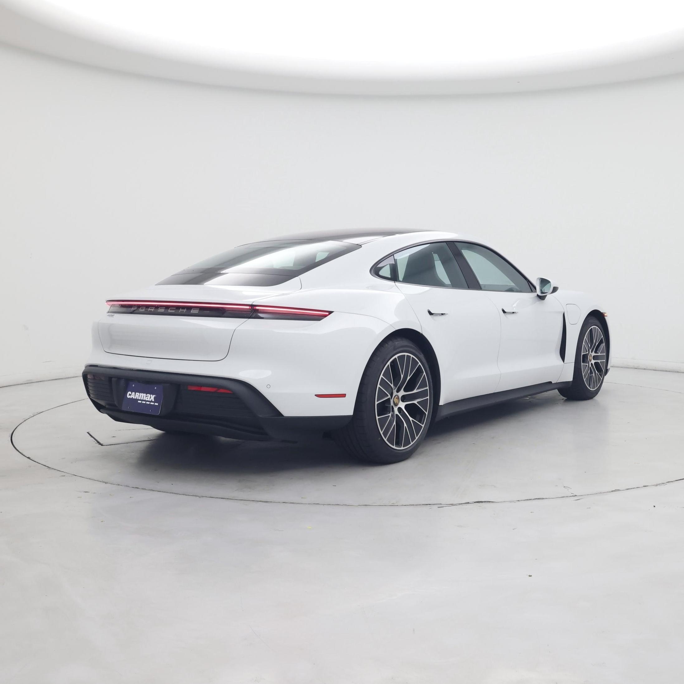 Thumbnail: 2021 Porsche Taycan - 8