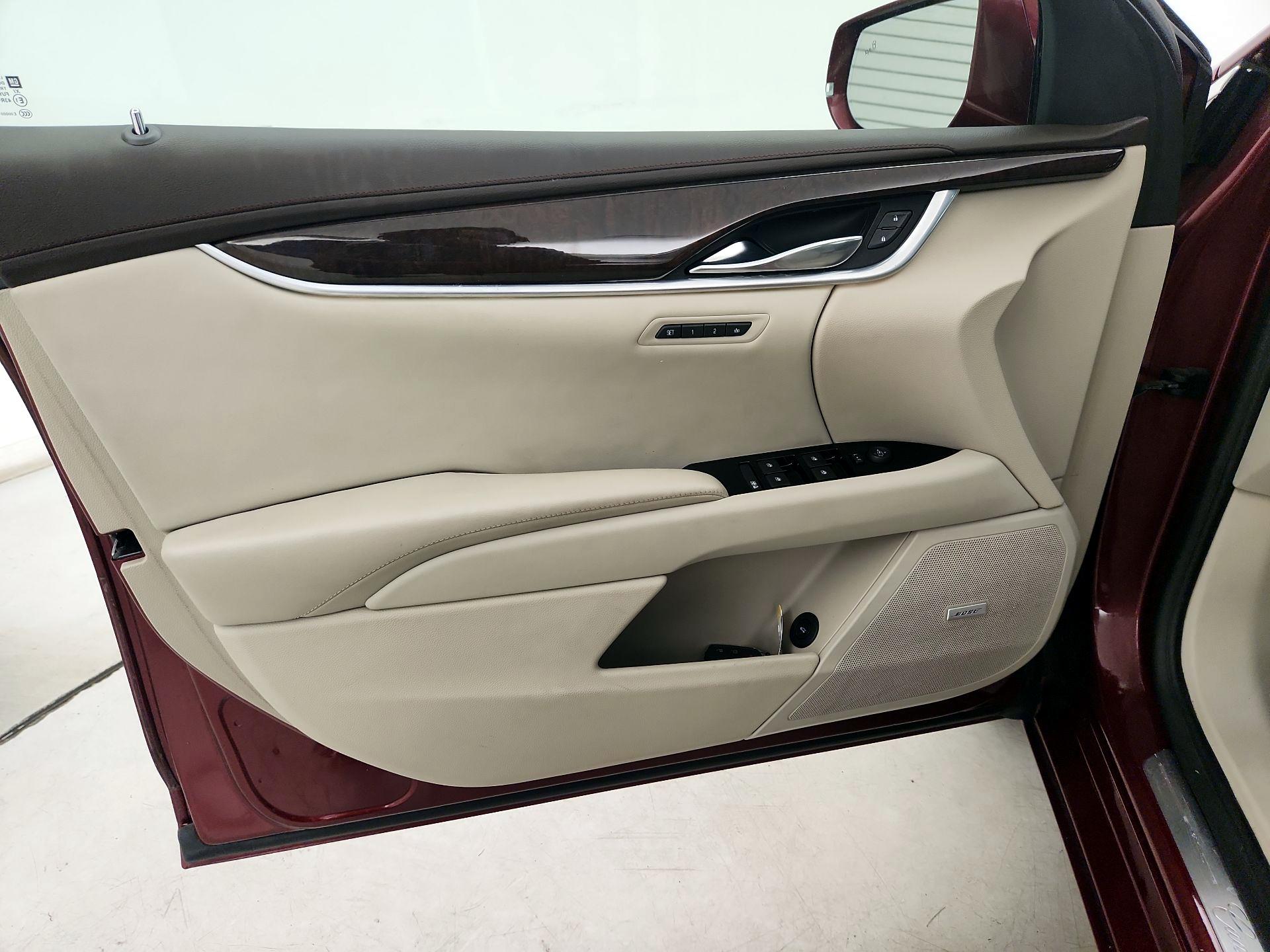 Thumbnail: 2016 Cadillac XTS - 12