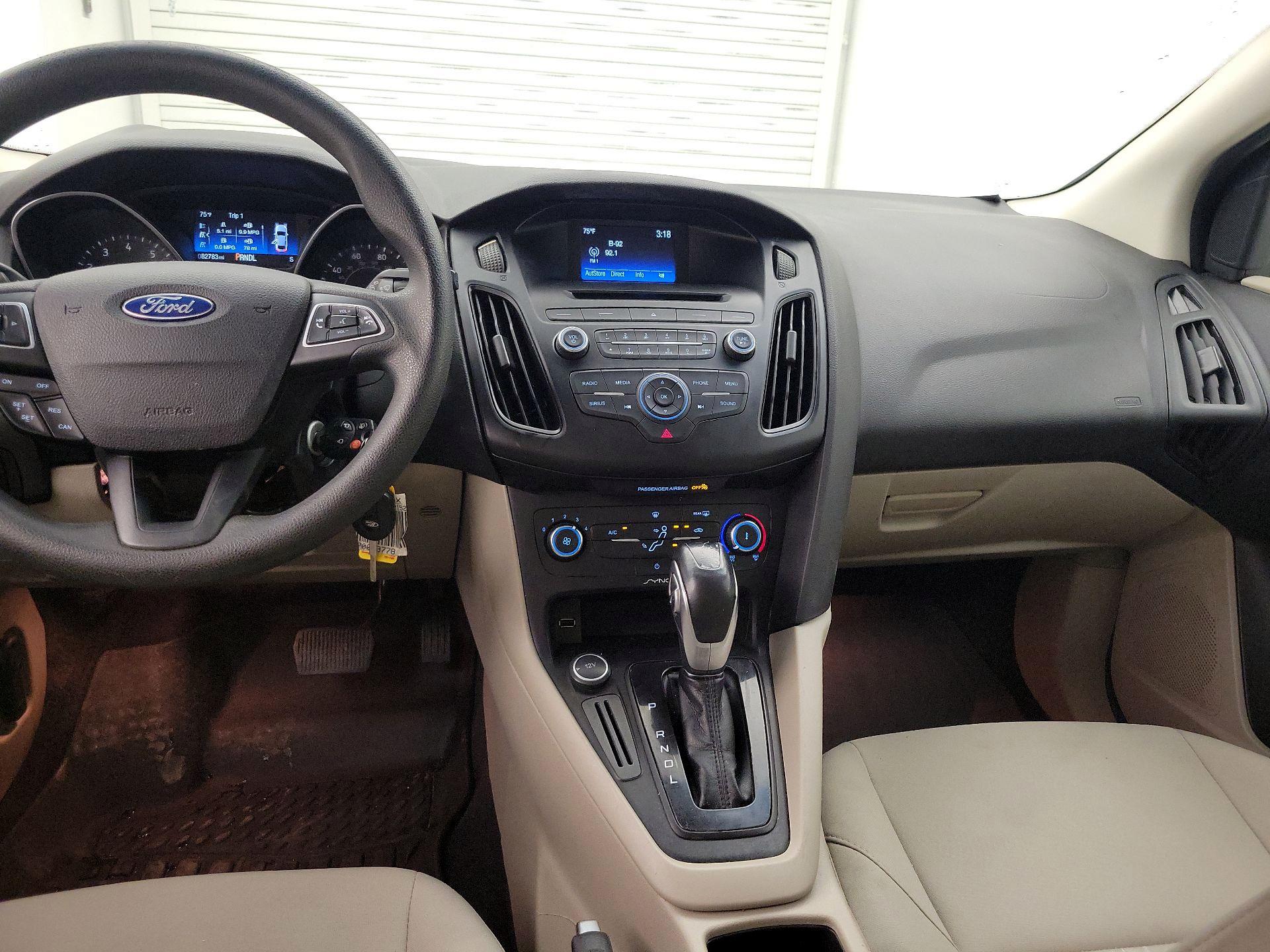 Thumbnail: 2015 Ford Focus - 9