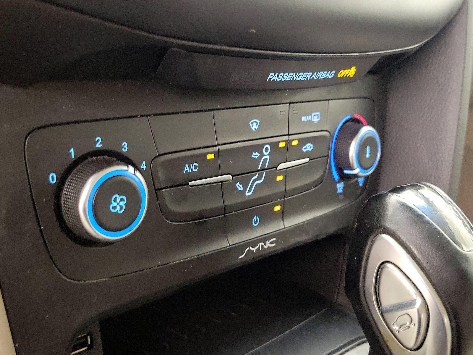 2015 Ford Focus SE - Photo 17