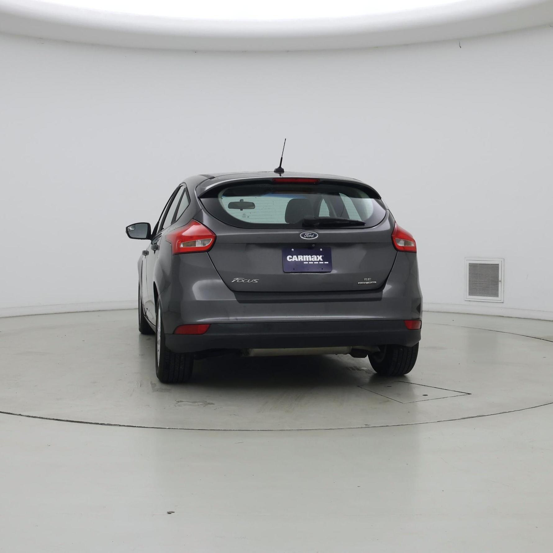 Thumbnail: 2015 Ford Focus - 6
