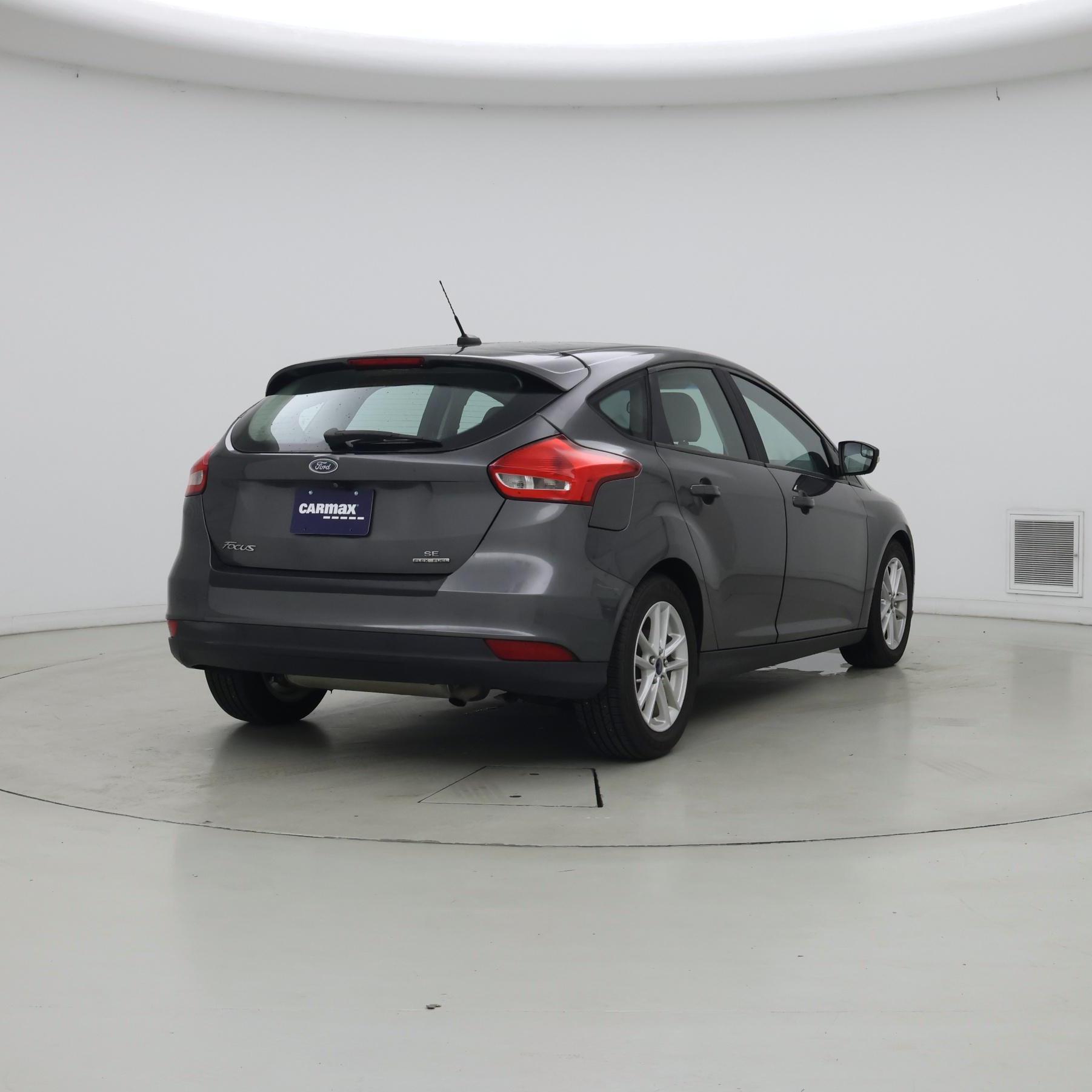 Thumbnail: 2015 Ford Focus - 8