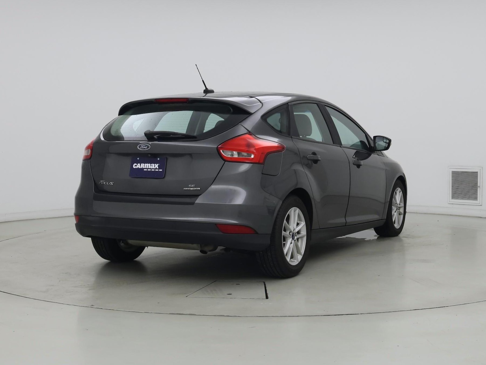 2015 Ford Focus SE - Photo 9