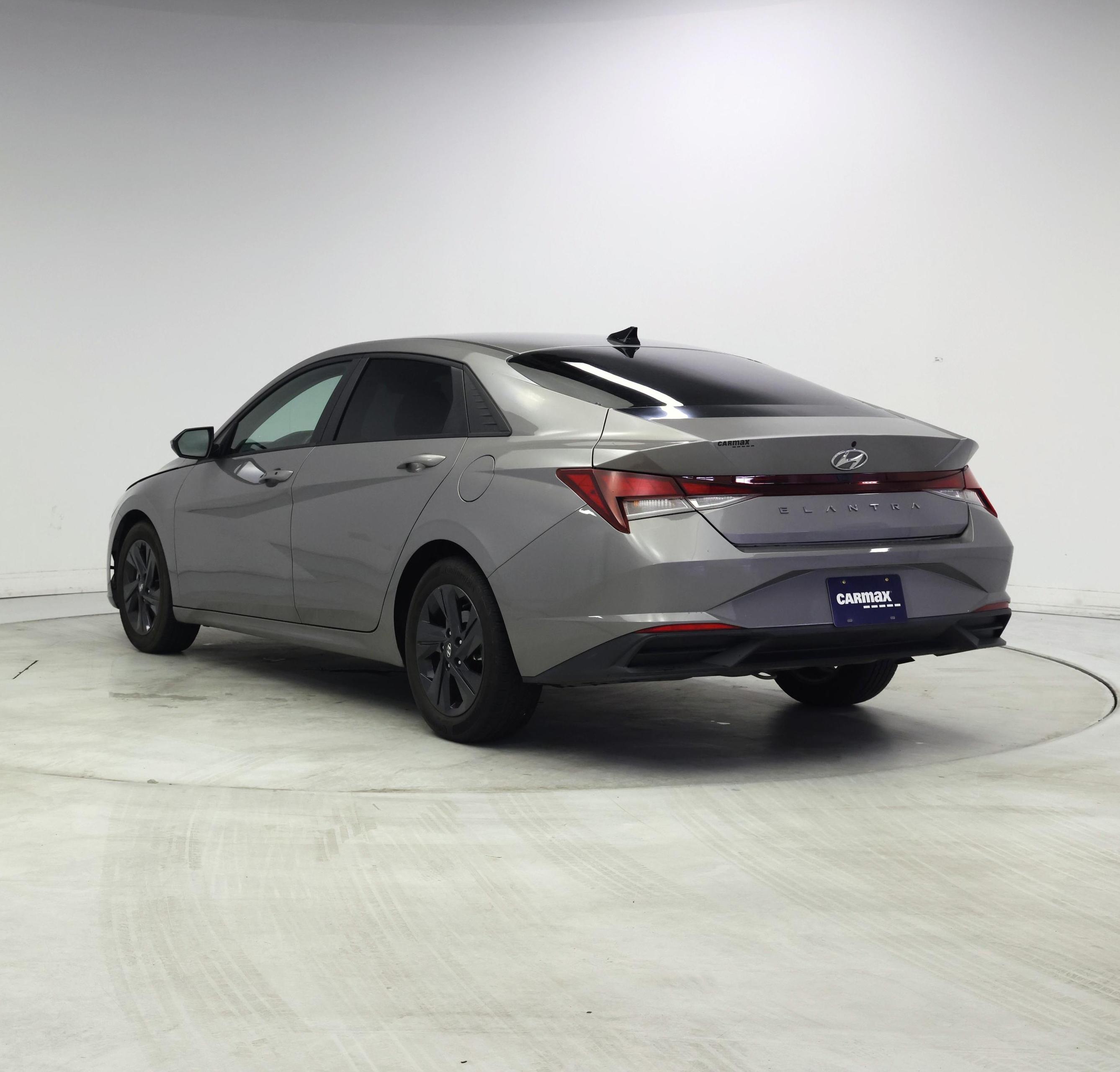 Thumbnail: 2022 Hyundai Elantra - 2