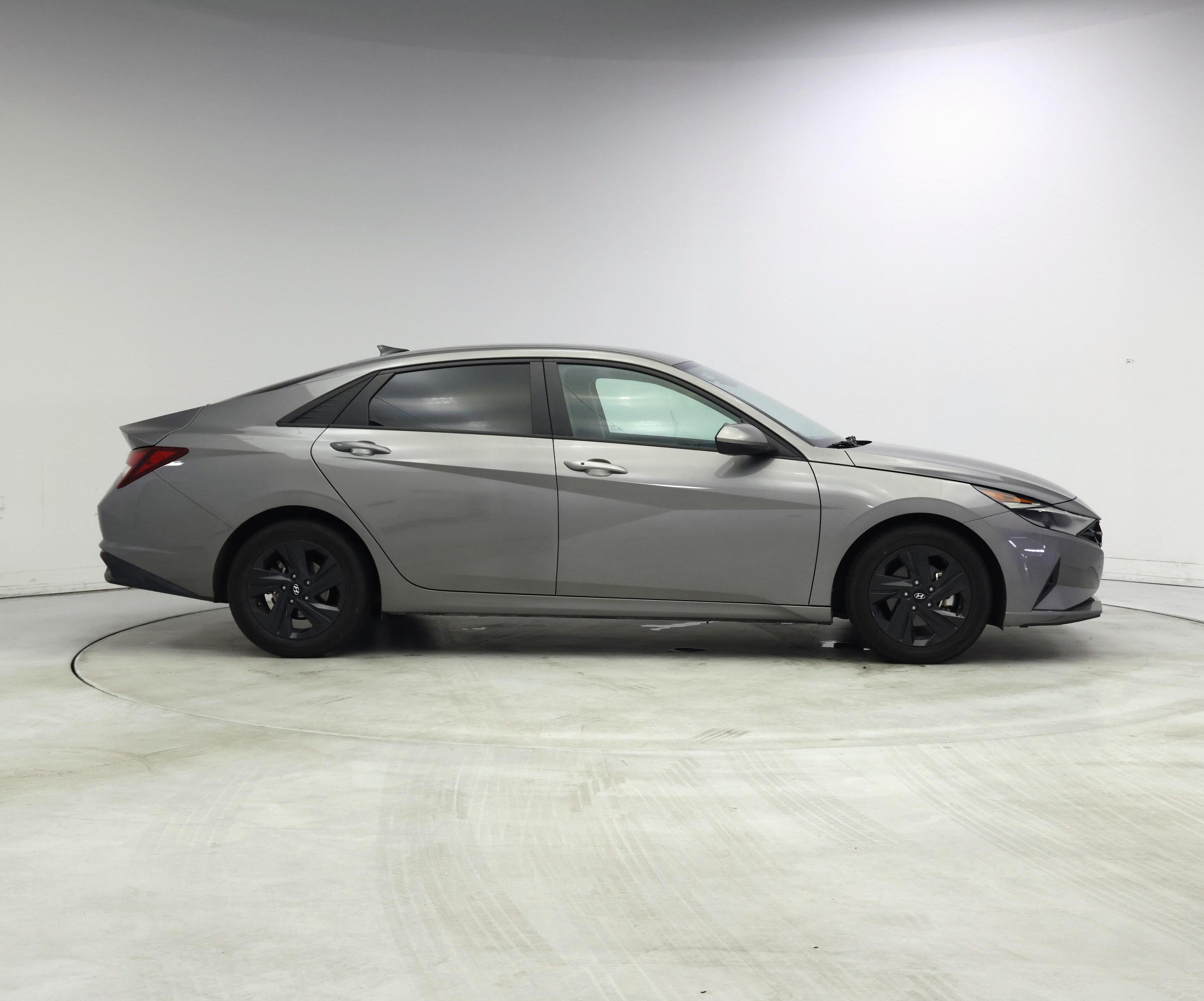 Thumbnail: 2022 Hyundai Elantra - 7
