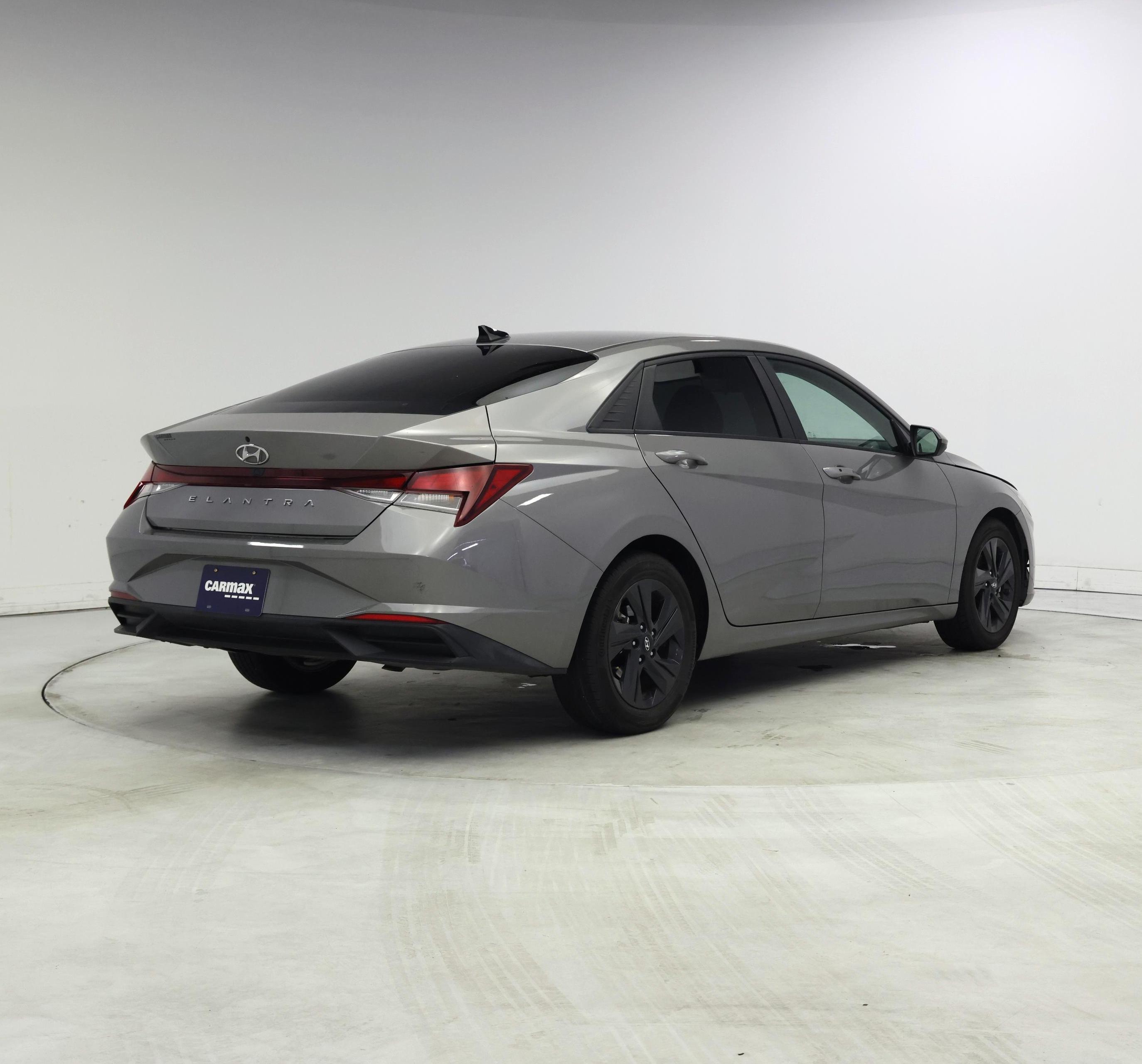 Thumbnail: 2022 Hyundai Elantra - 8