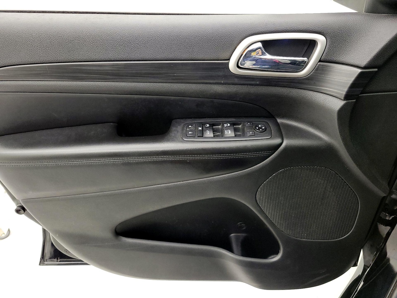 2020 Jeep Grand Cherokee Altitude - Photo 13