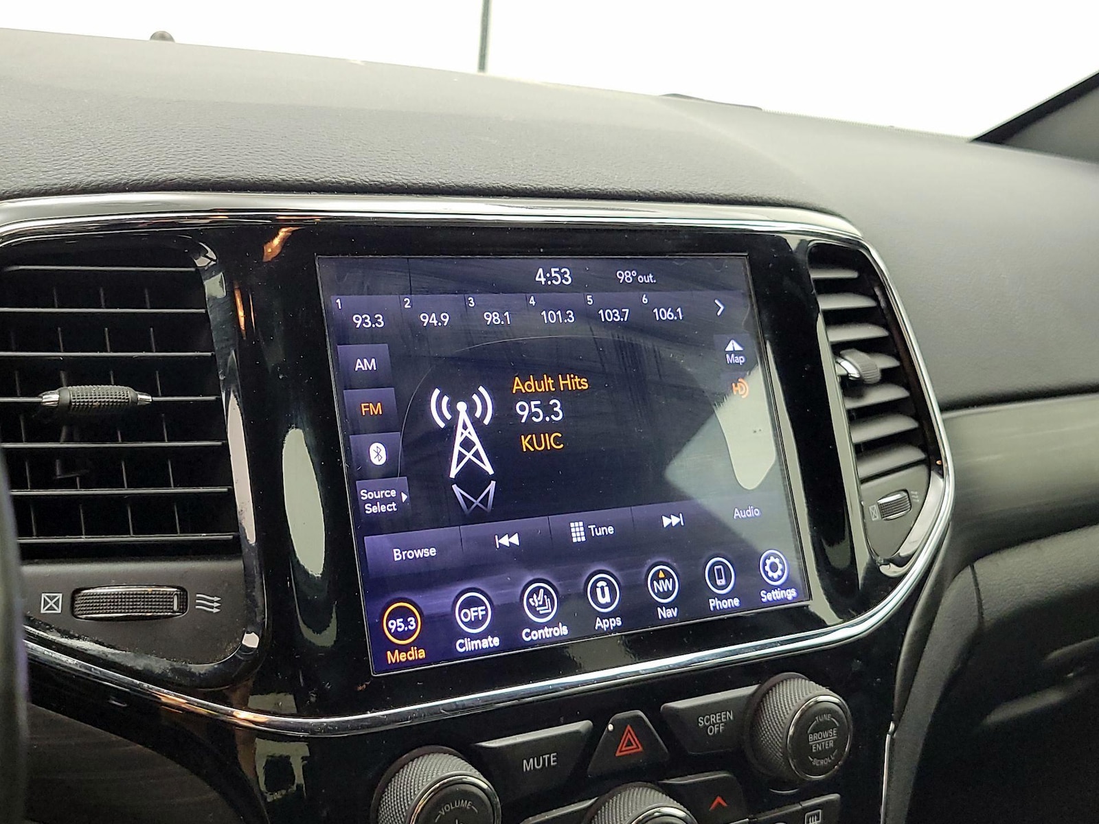 2020 Jeep Grand Cherokee Altitude - Photo 17