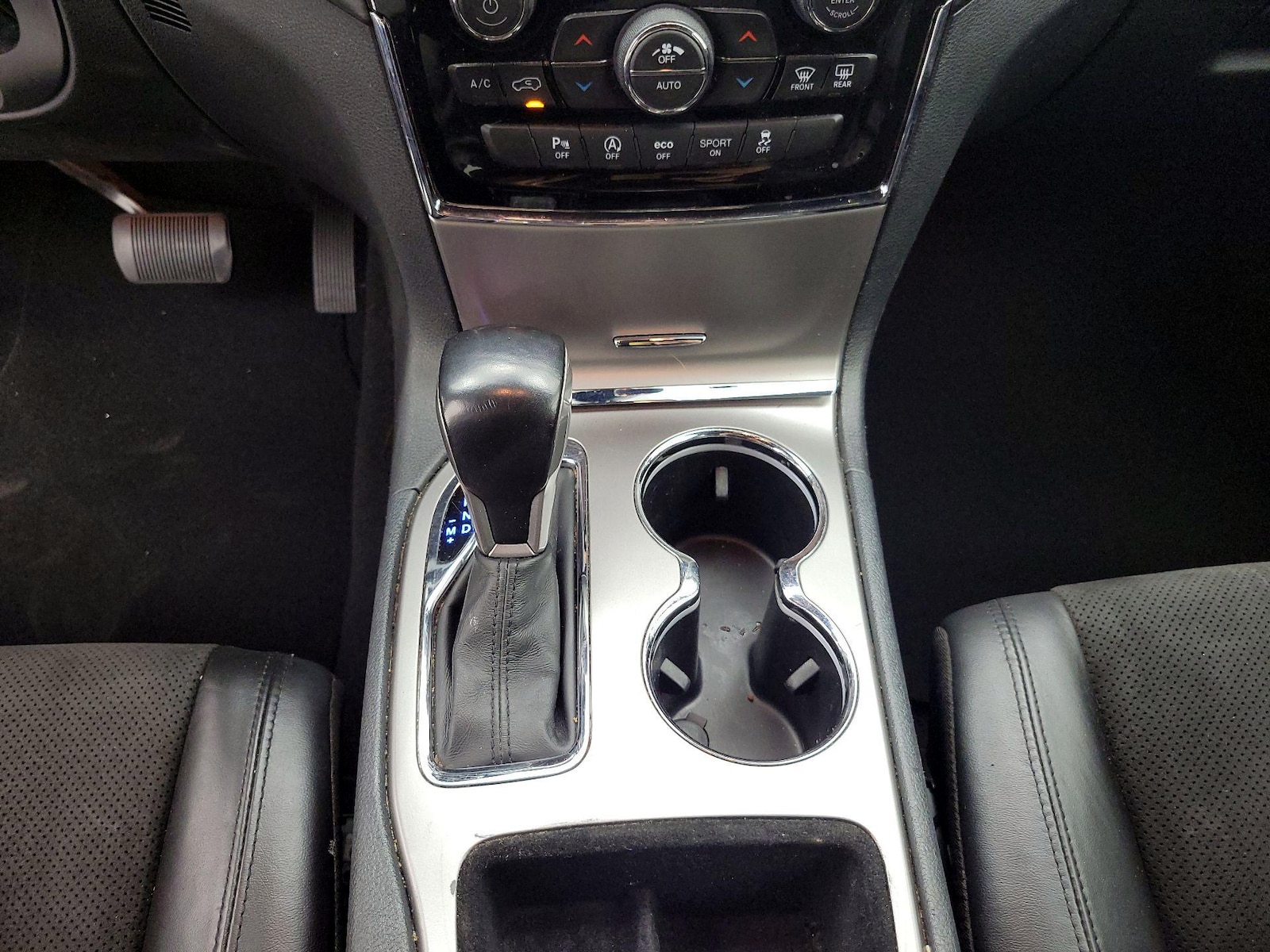 2020 Jeep Grand Cherokee Altitude - Photo 19