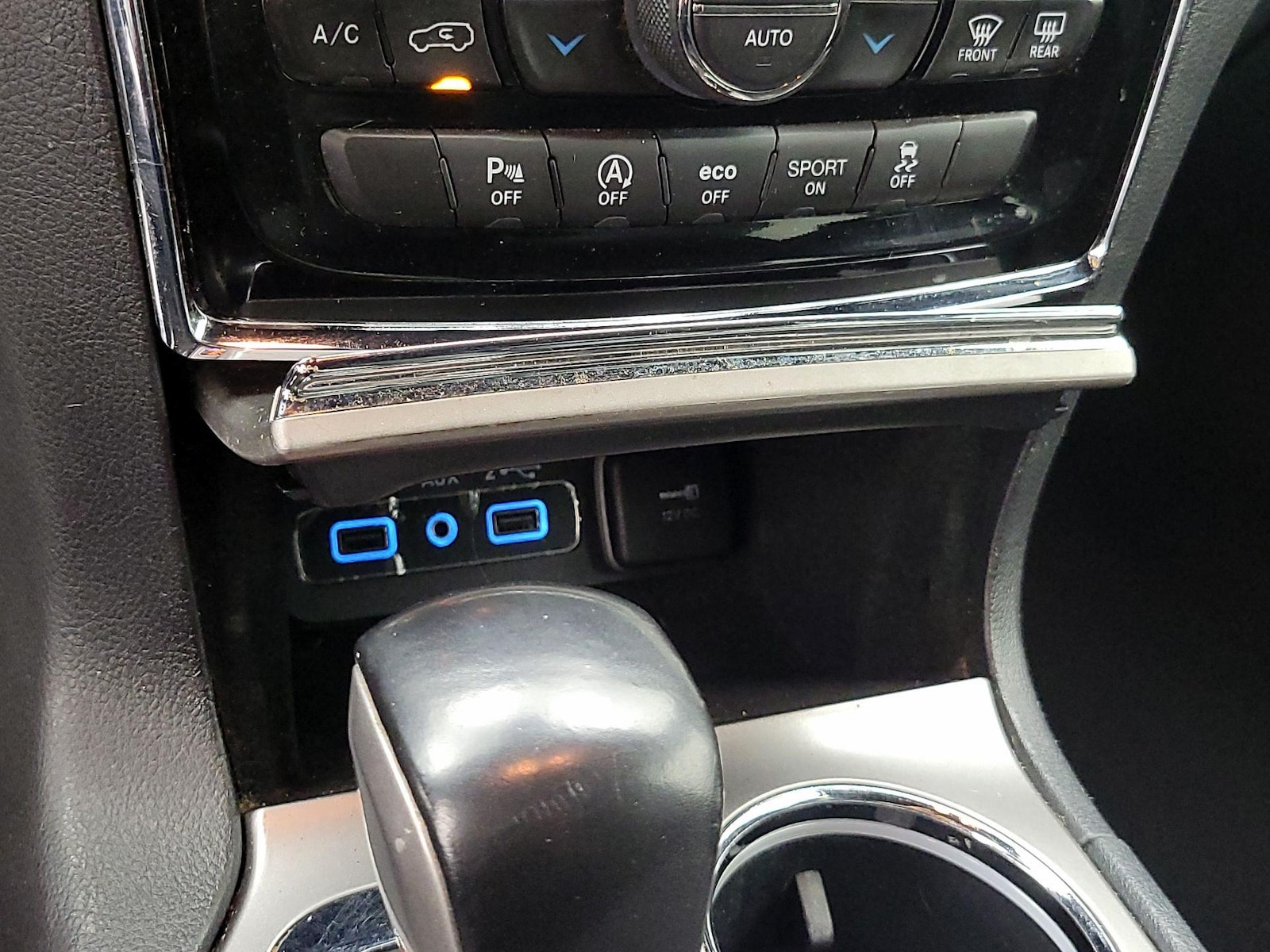 2020 Jeep Grand Cherokee Altitude - Photo 20