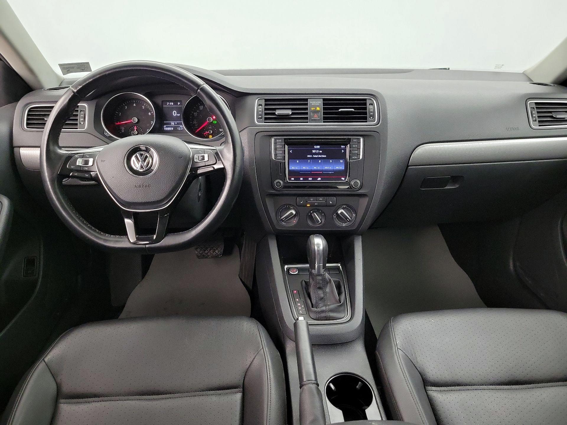 Thumbnail: 2017 Volkswagen Jetta - 9