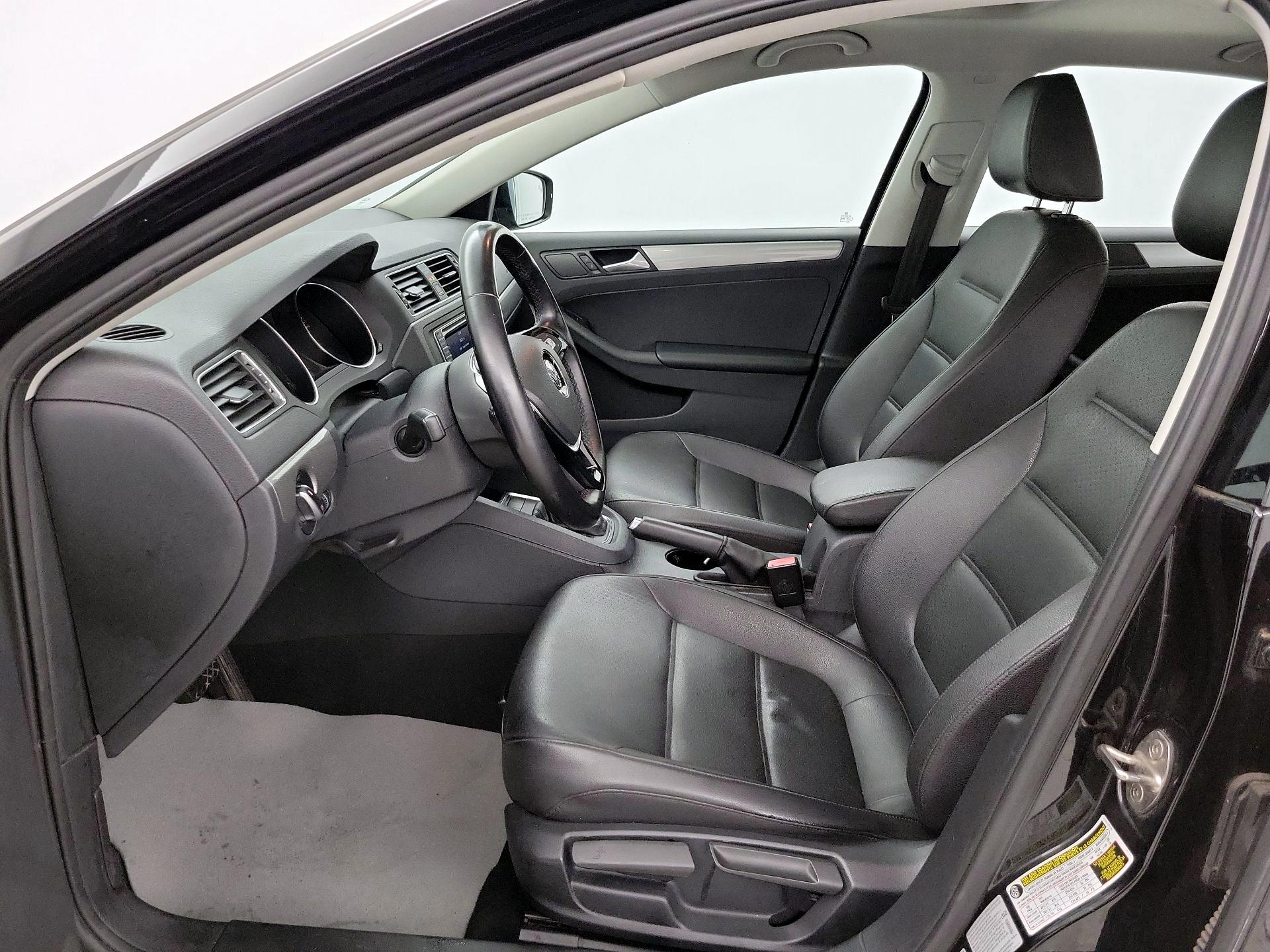 Thumbnail: 2017 Volkswagen Jetta - 11